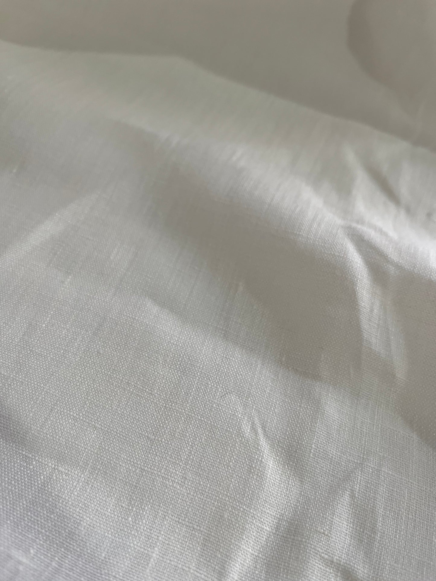 ALESSIA 004 100% linen white