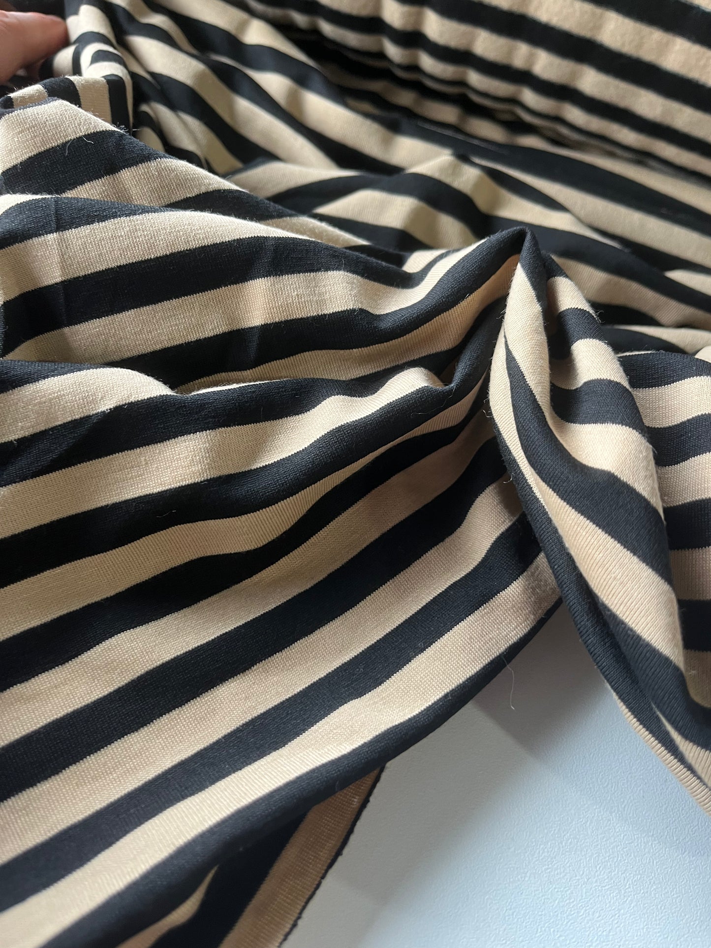 ALESSIA 009 viscose jersey stripes brushed sand/black