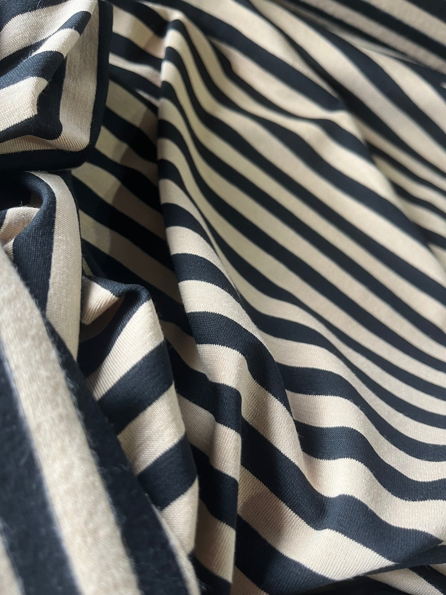 ALESSIA 009 viscose jersey stripes brushed sand/black