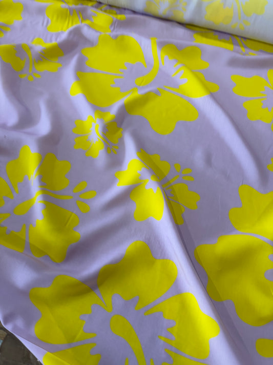 KRUSTY 031 pink/yellow giant hibiscus viscose print