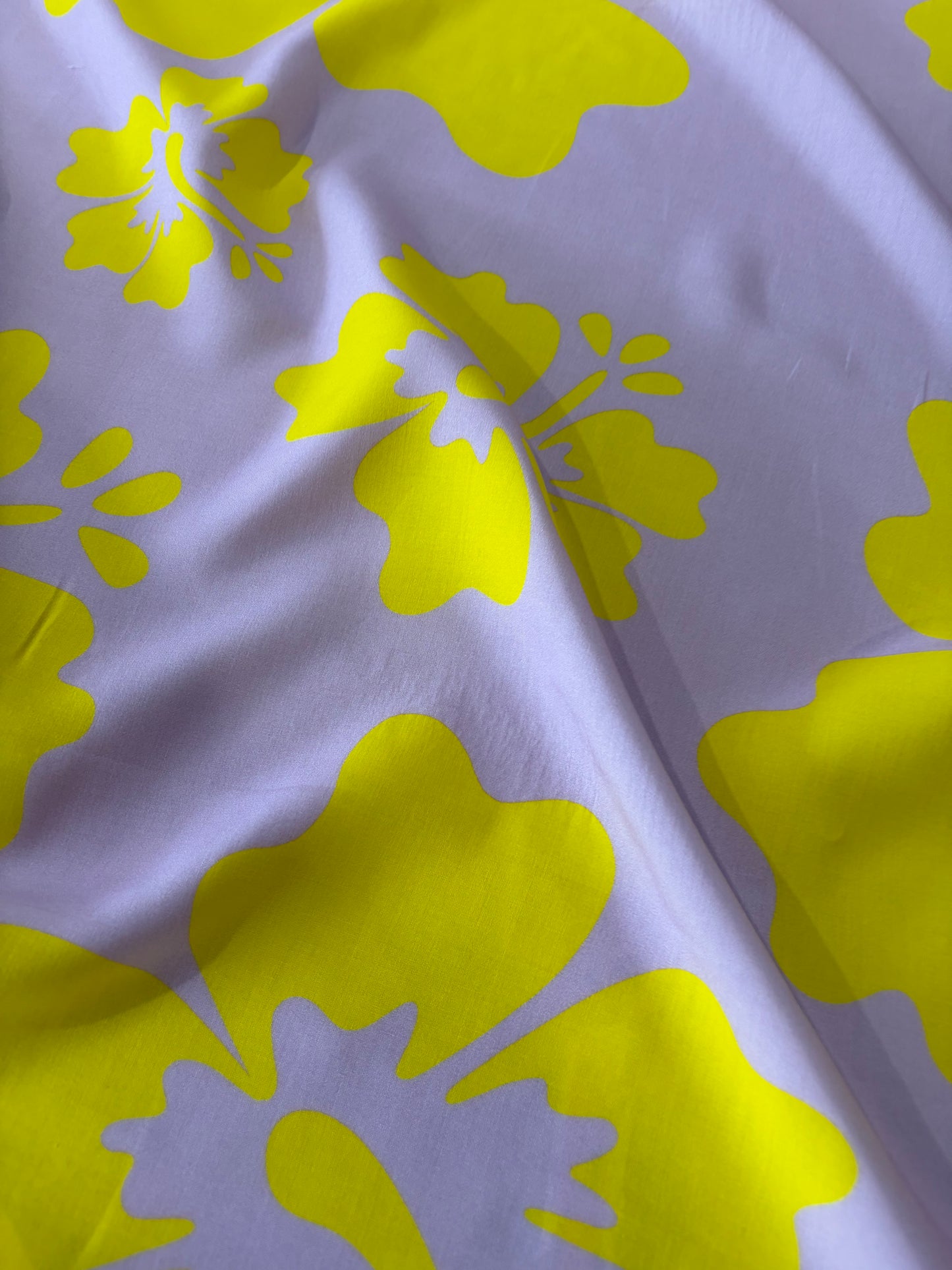 KRUSTY 031 pink/yellow giant hibiscus viscose print