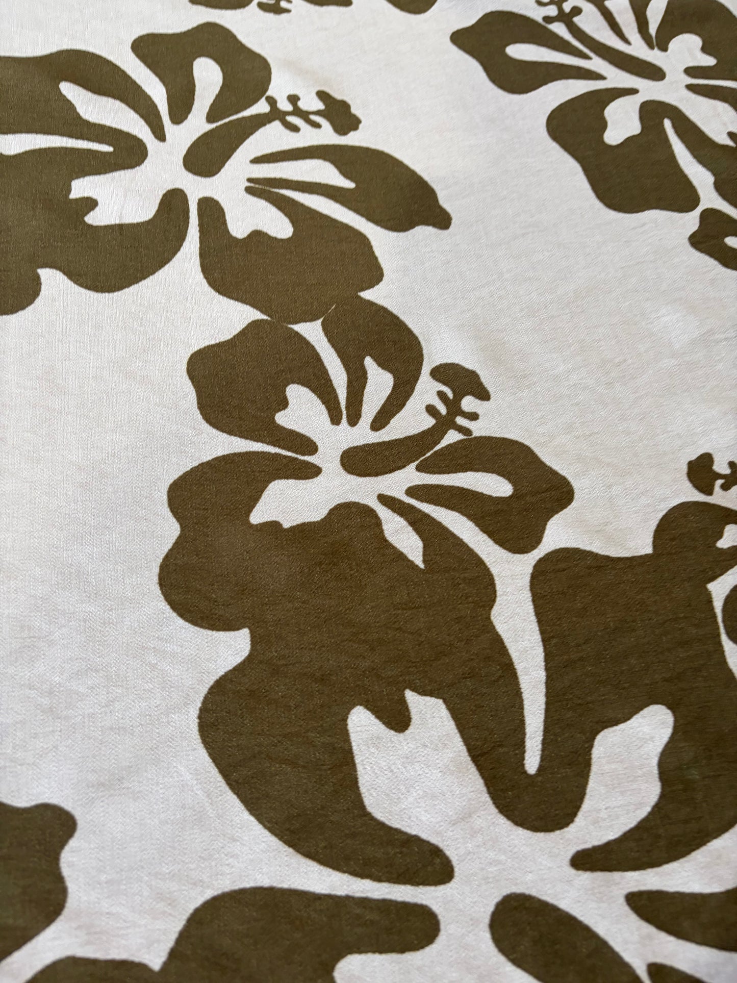 KRUSTY 032 khaky/ecru giant hibiscus viscose print