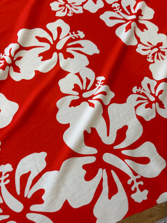 KRUSTY 033 tangerine/ecru giant hibiscus viscose print
