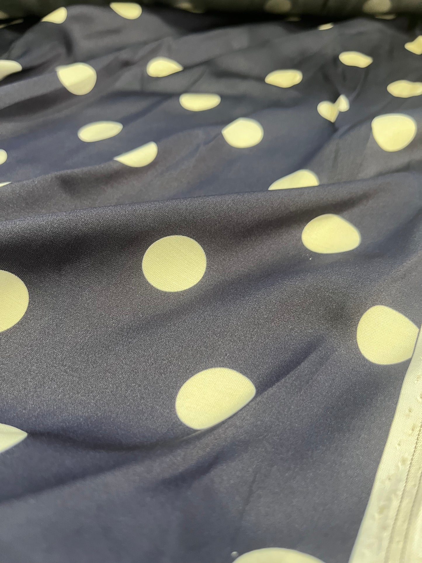 D01 JUST 1056 satin viscose with dots