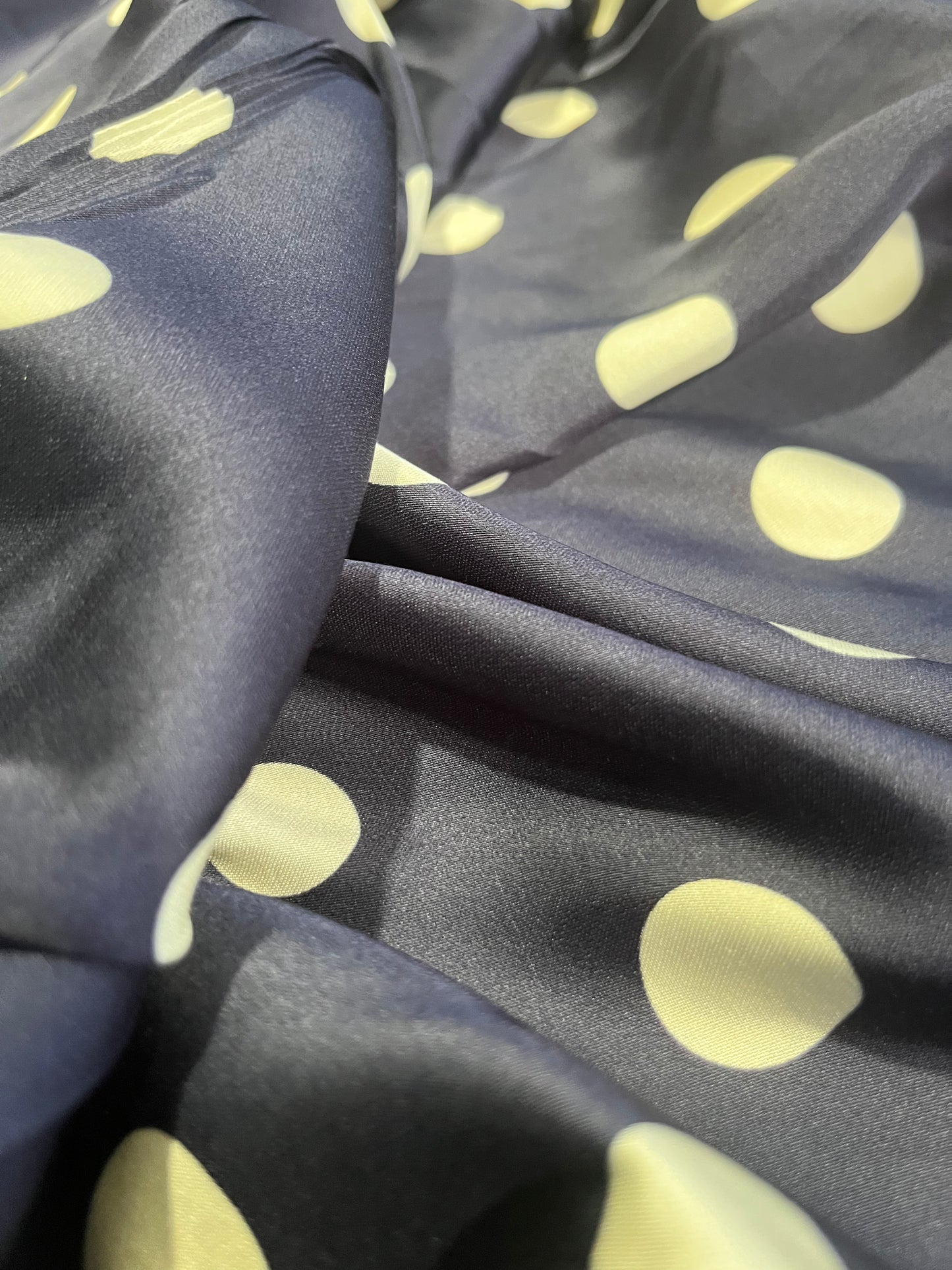 D01 JUST 1056 satin viscose with dots