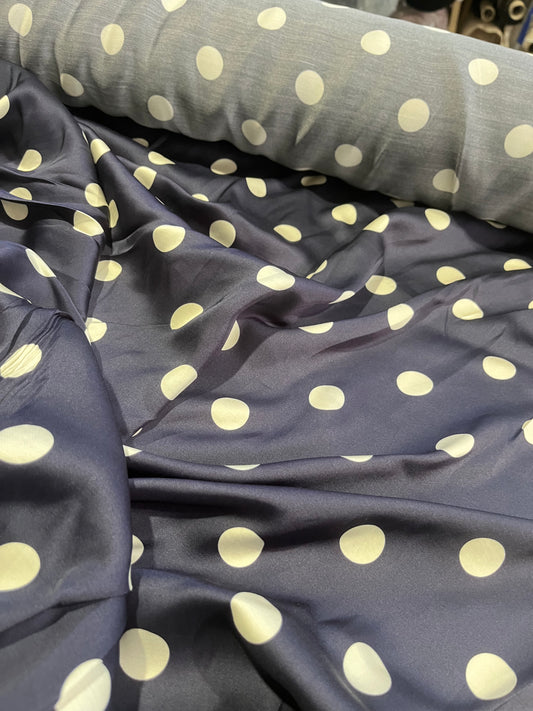 D01 JUST 1056 satin viscose with dots