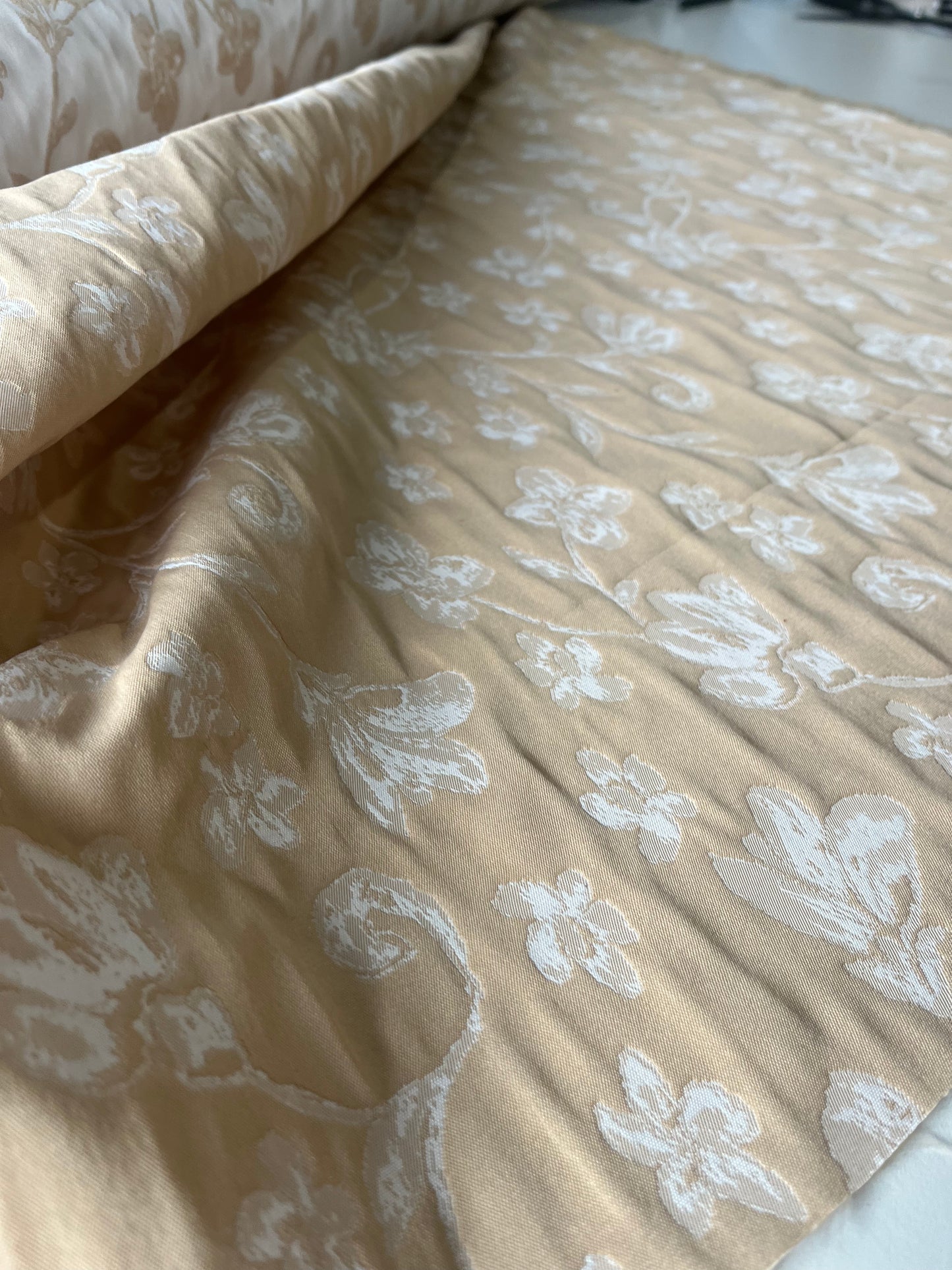 ALESSIA 018 cotton jacquard  white/sand Japanese flowers