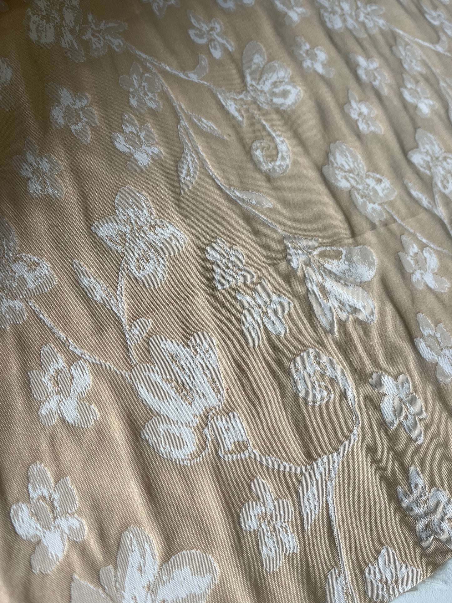 ALESSIA 018 cotton jacquard  white/sand Japanese flowers