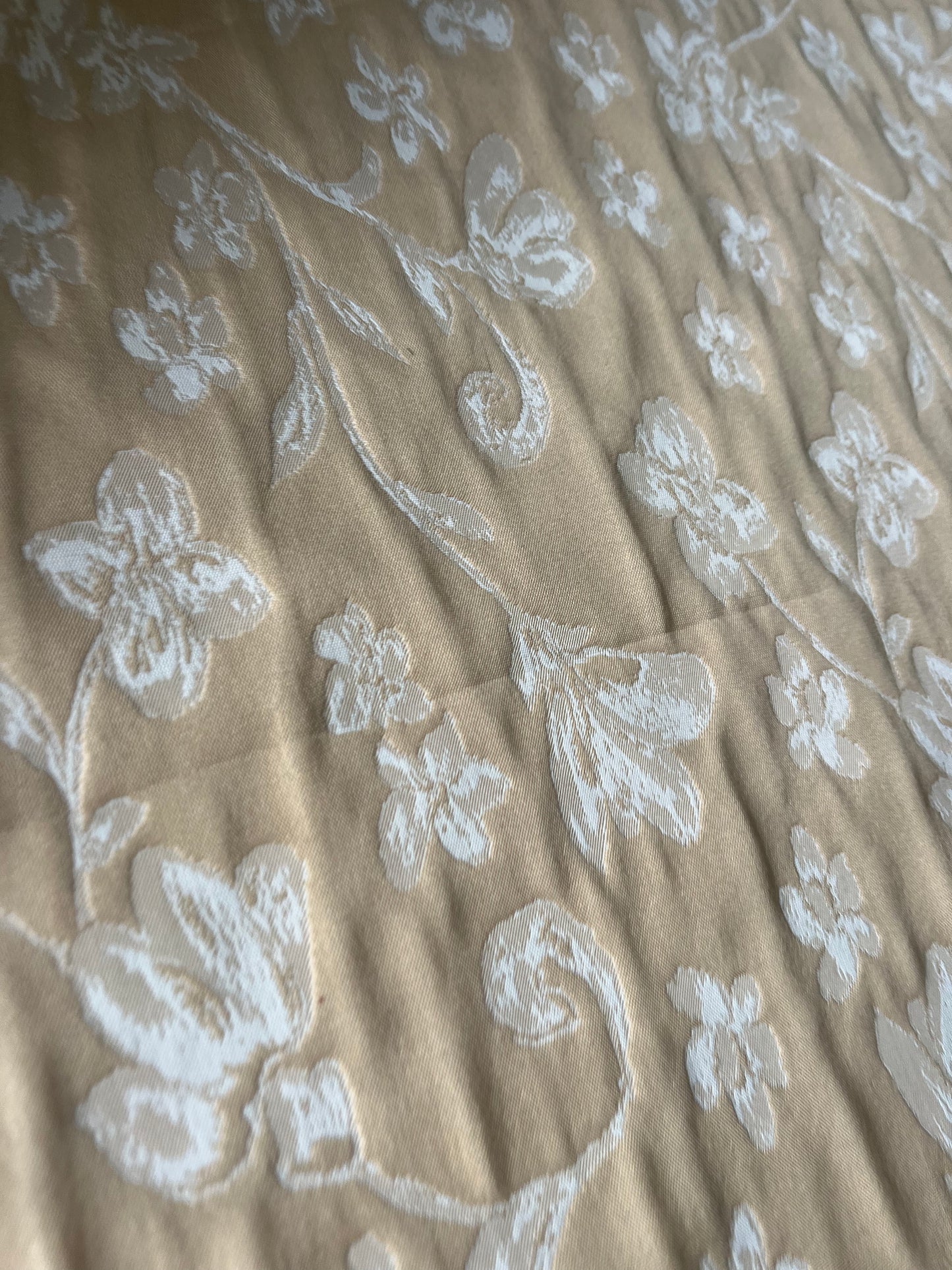 ALESSIA 018 cotton jacquard  white/sand Japanese flowers