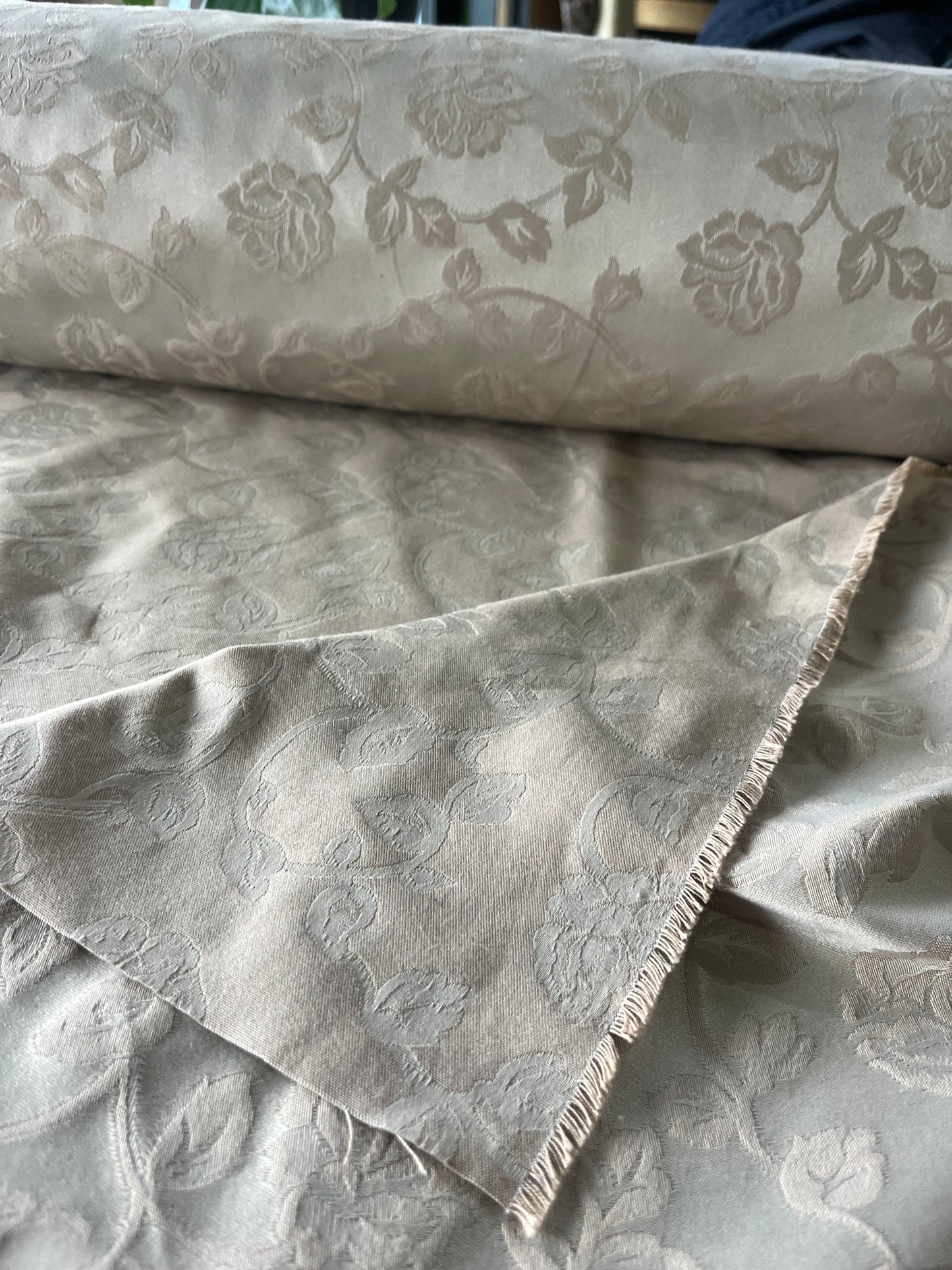 ALESSIA 019 cotton jacquard camel Japanese flowers