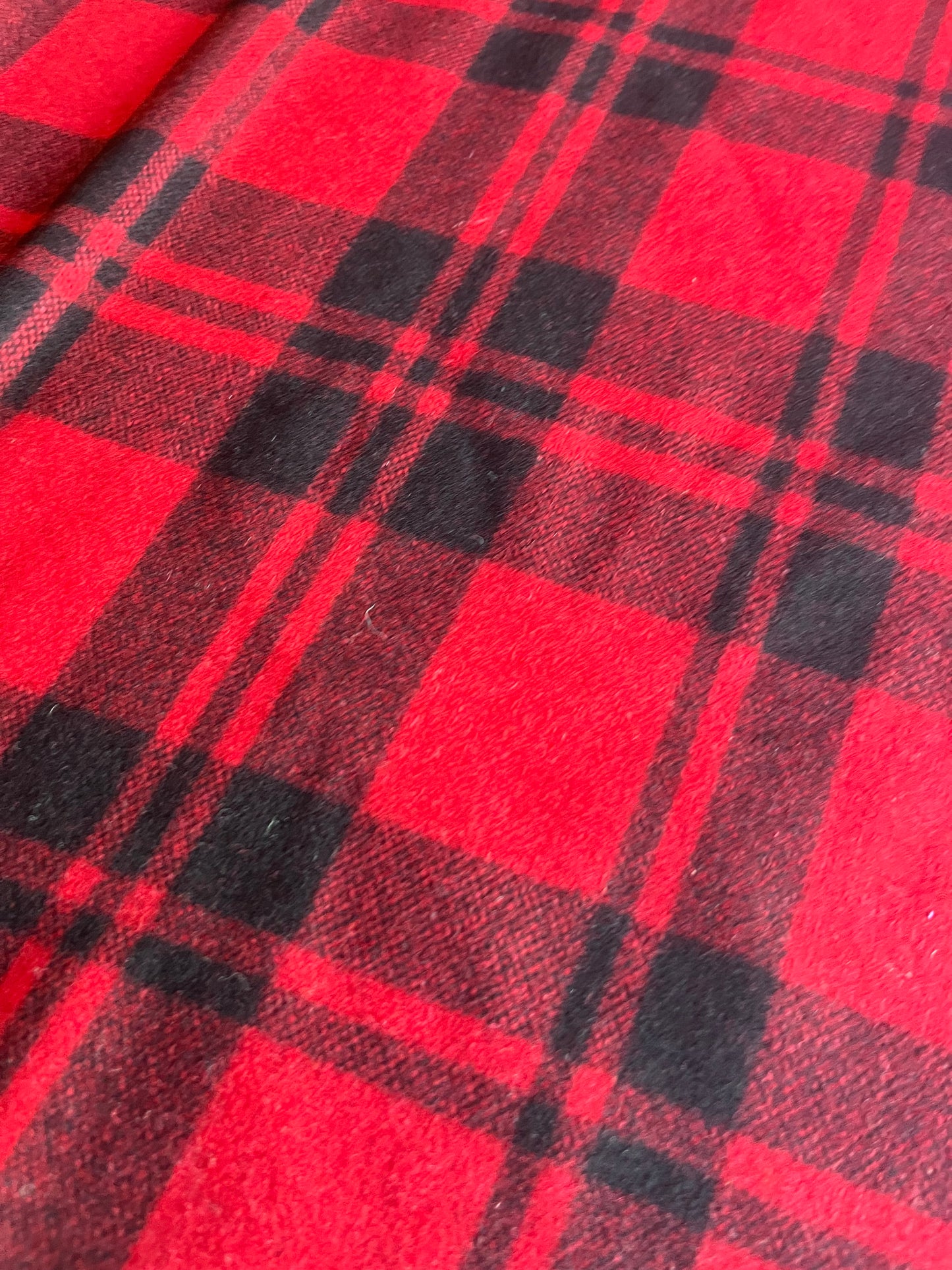 KAREN 003  heavy wool check red/black clan