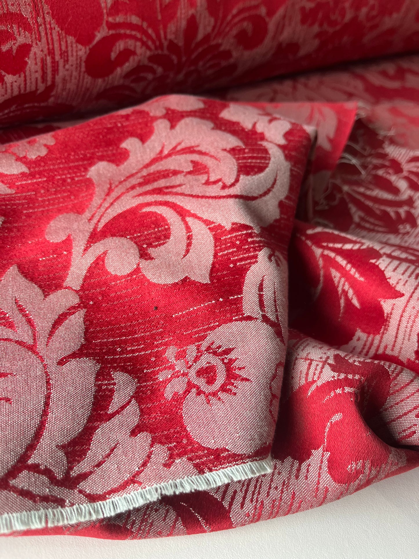 ALESSIA 020 cotton jacquard red ornamental design)