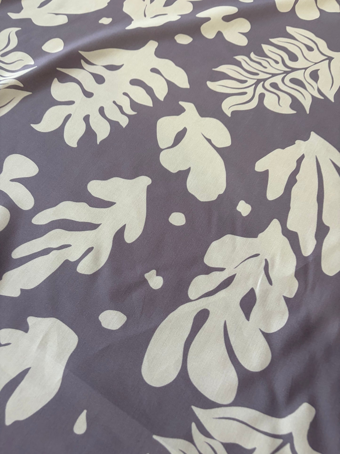 KRUSTY 037 camel/grey leaves viscose print