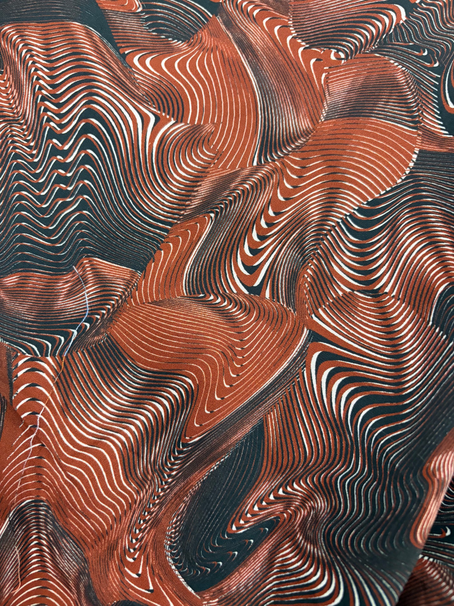 TASHA 011 poplin stretch swirly brique print