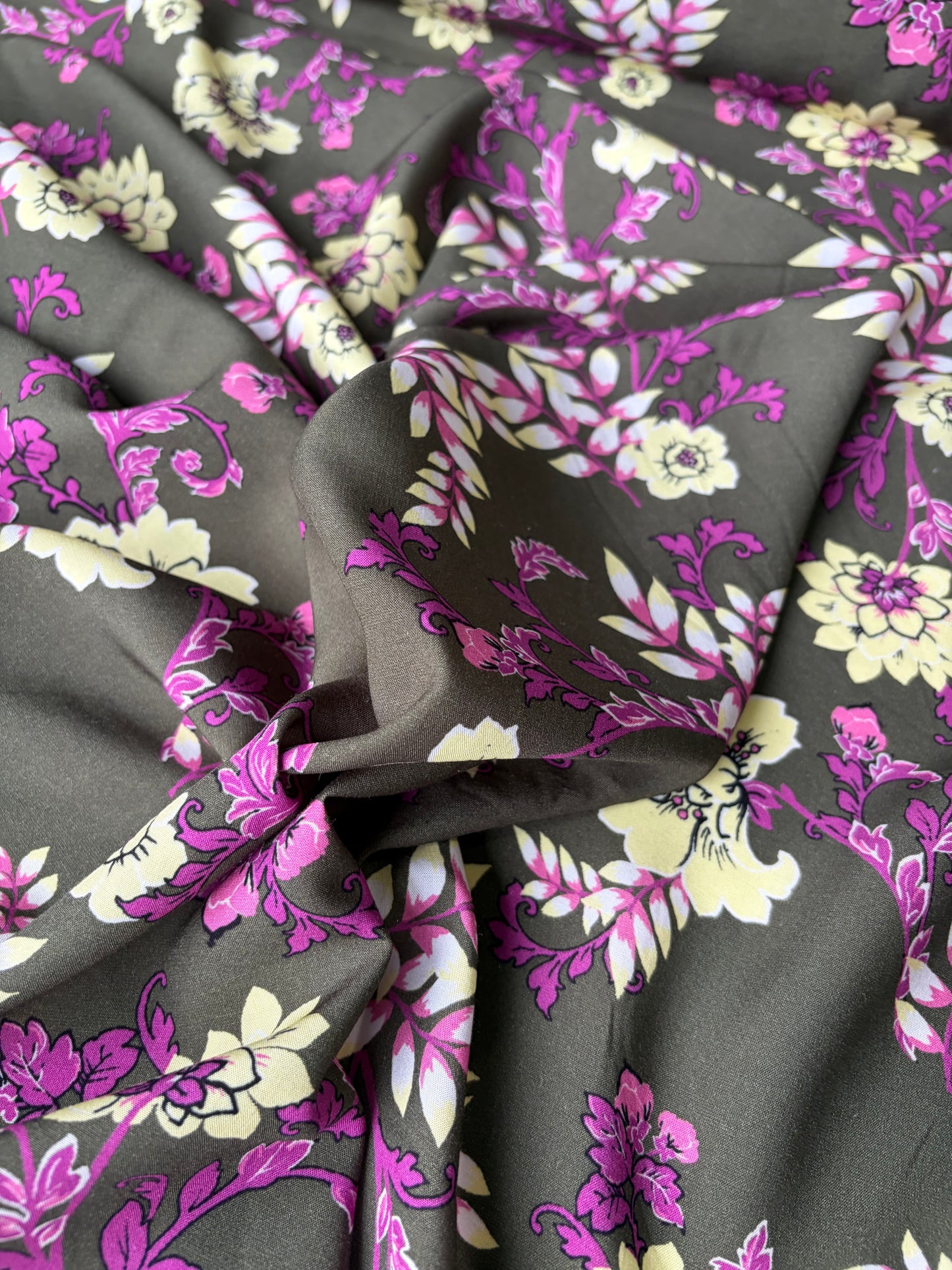 BOB 019 viscose  fibrane khaky/pink flowers