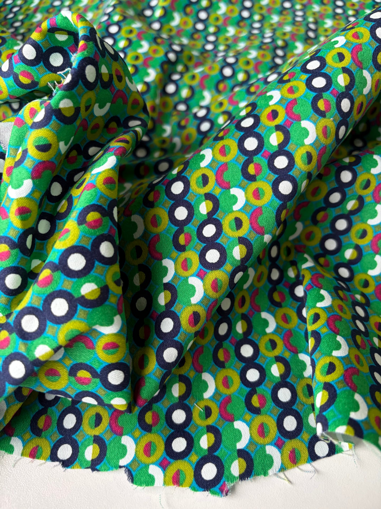 BOB 020 cotton satin stretch green rounds