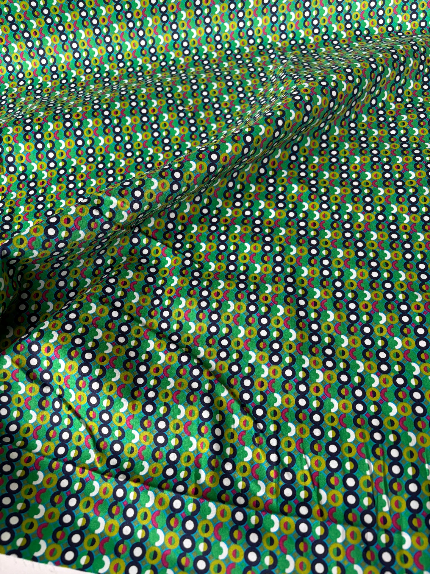 BOB 020 cotton satin stretch green rounds