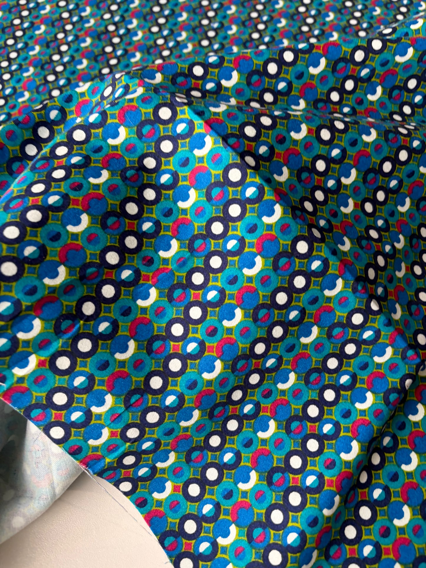BOB 021 cotton satin stretch green rounds