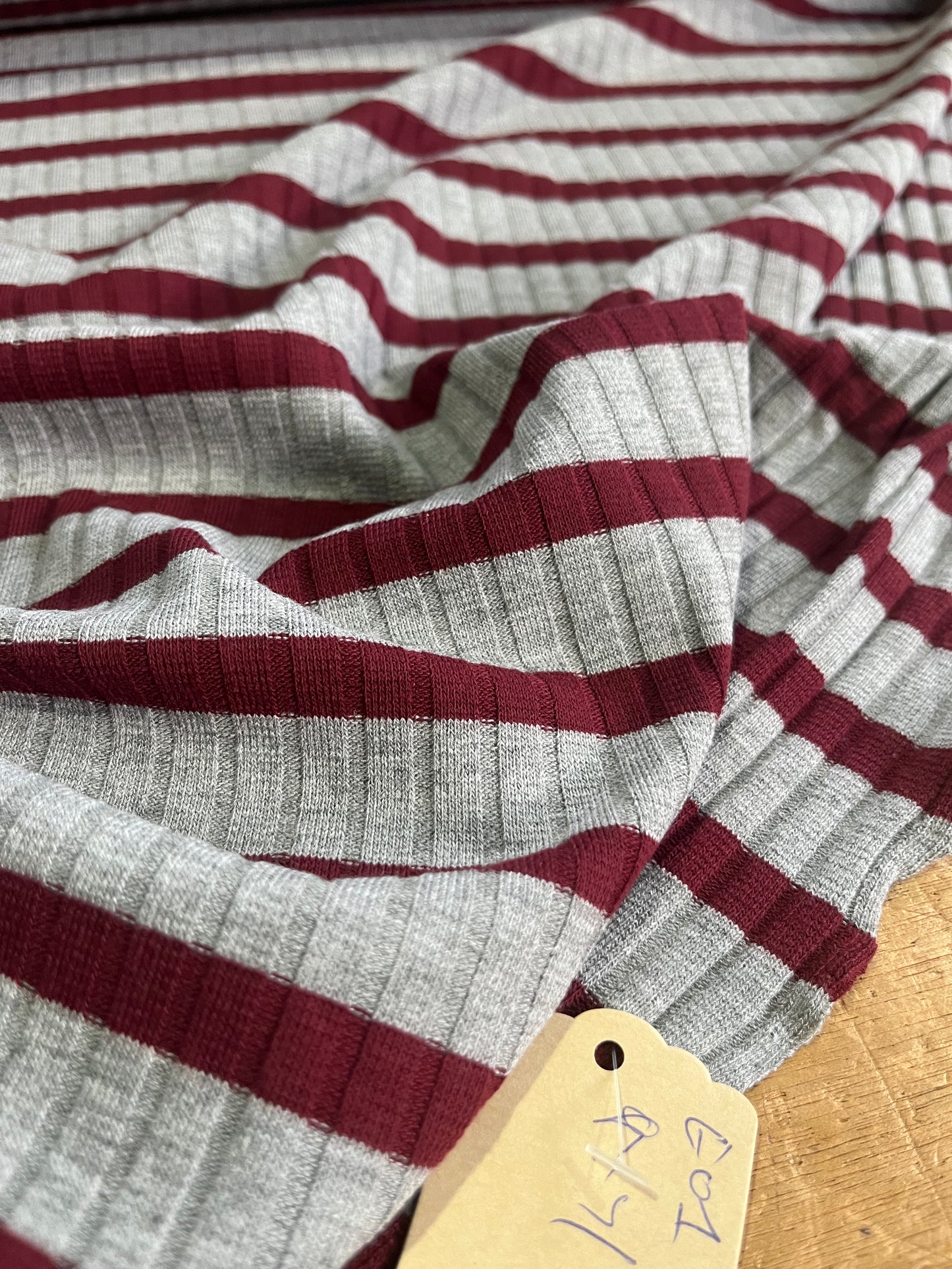 E01 RIB grey/bordeaux