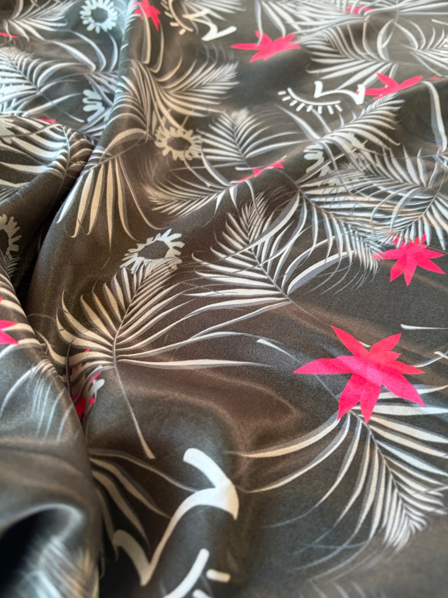 BOB 024 viscose satin flowerprint