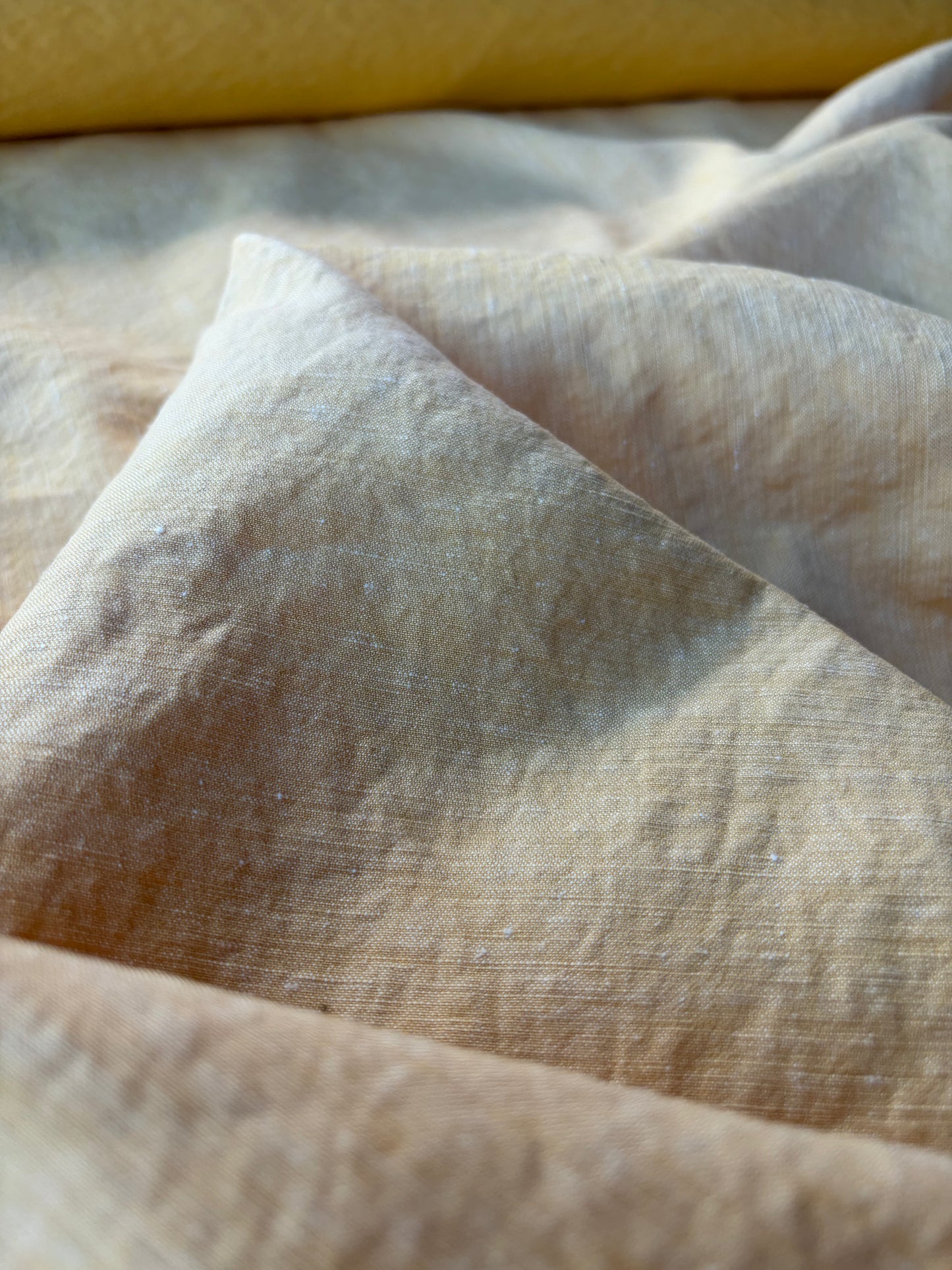 BURNS 007 soft yellow washed linen