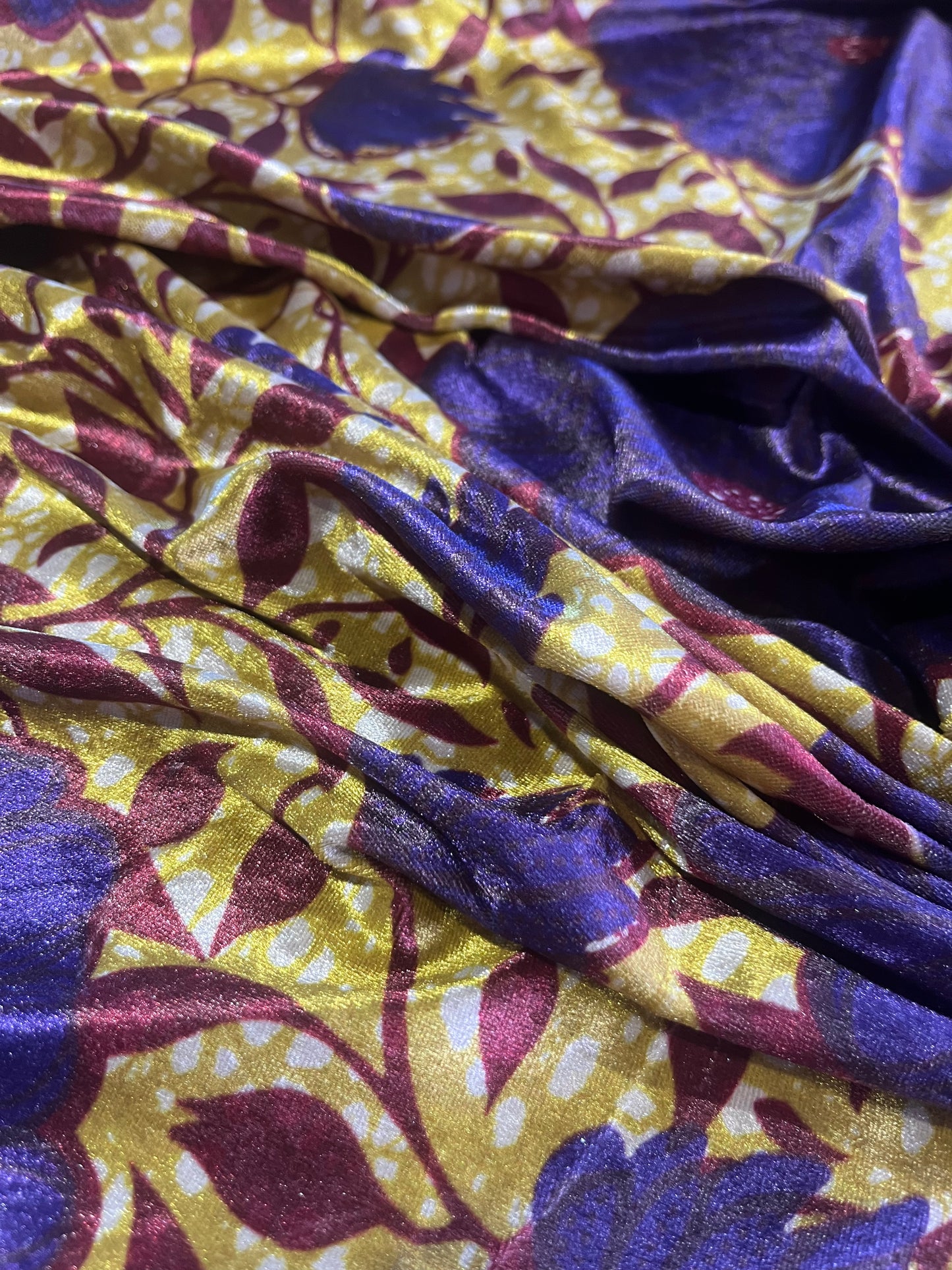 LC JUST 1126 stretch velvet with flowers