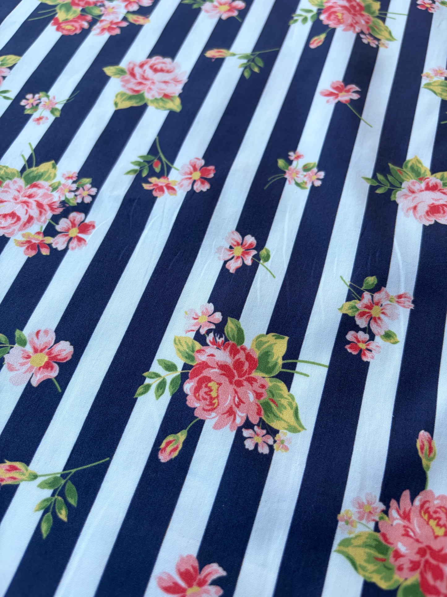 BURNS 011 navy/white striped floral cotton print