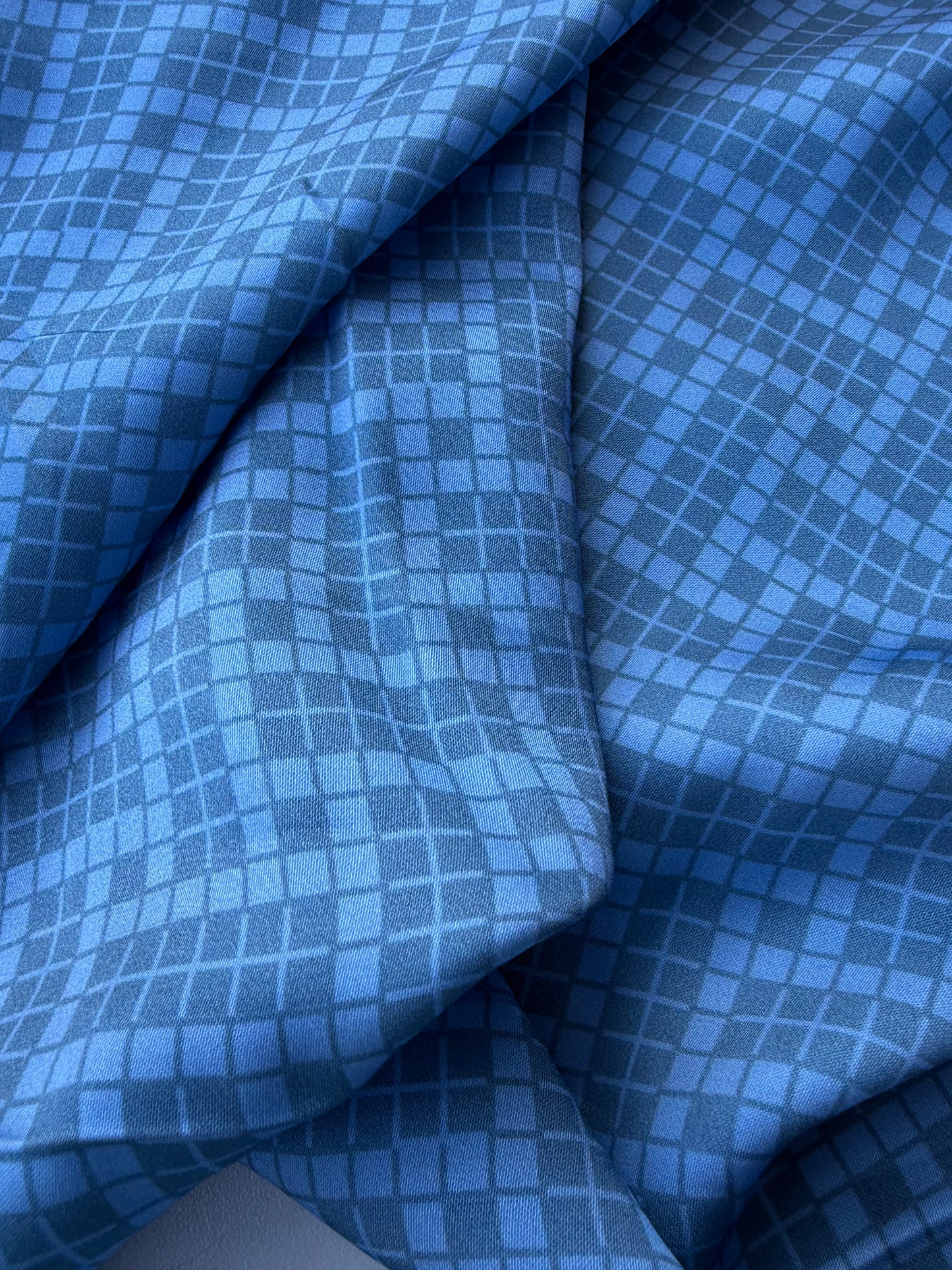 BURNS 014 blue/grey checkered viscose satin print