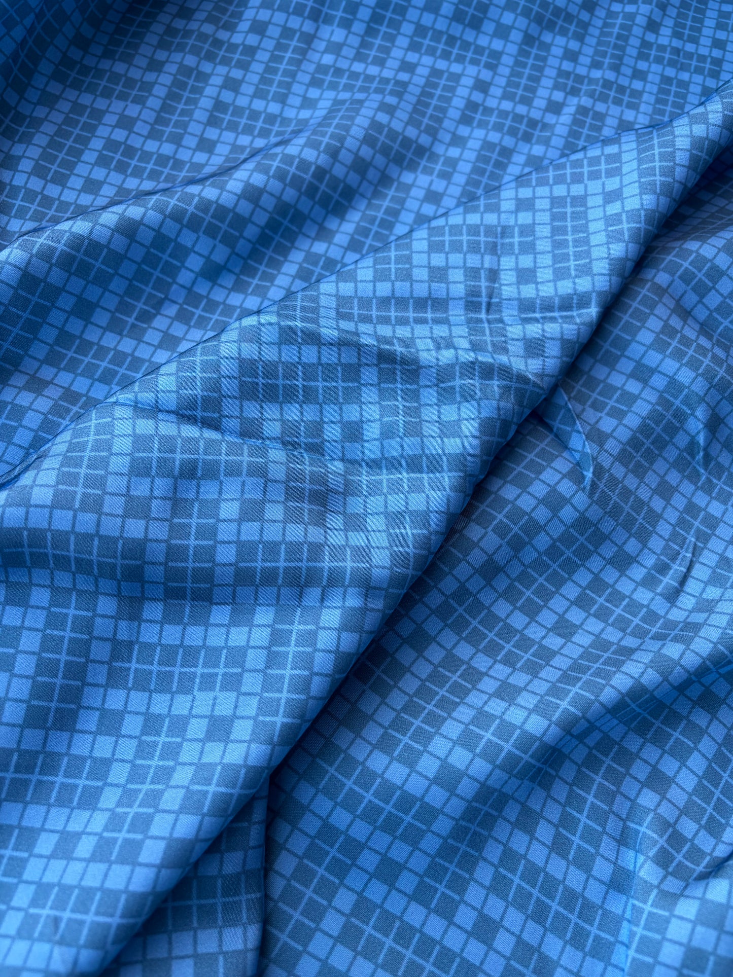 BURNS 014 blue/grey checkered viscose satin print