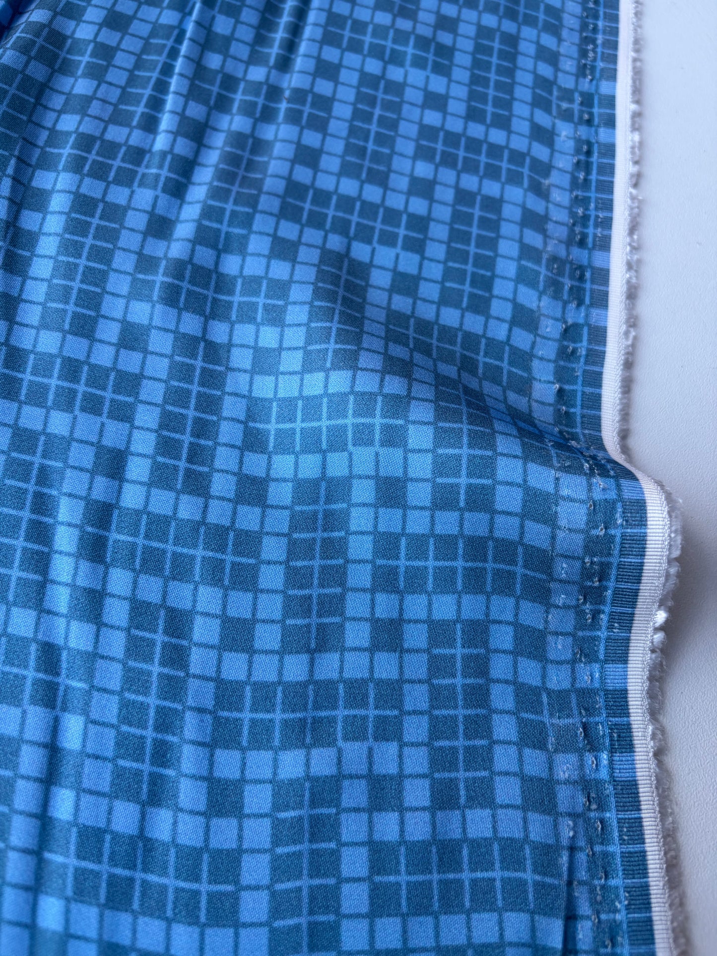 BURNS 014 blue/grey checkered viscose satin print