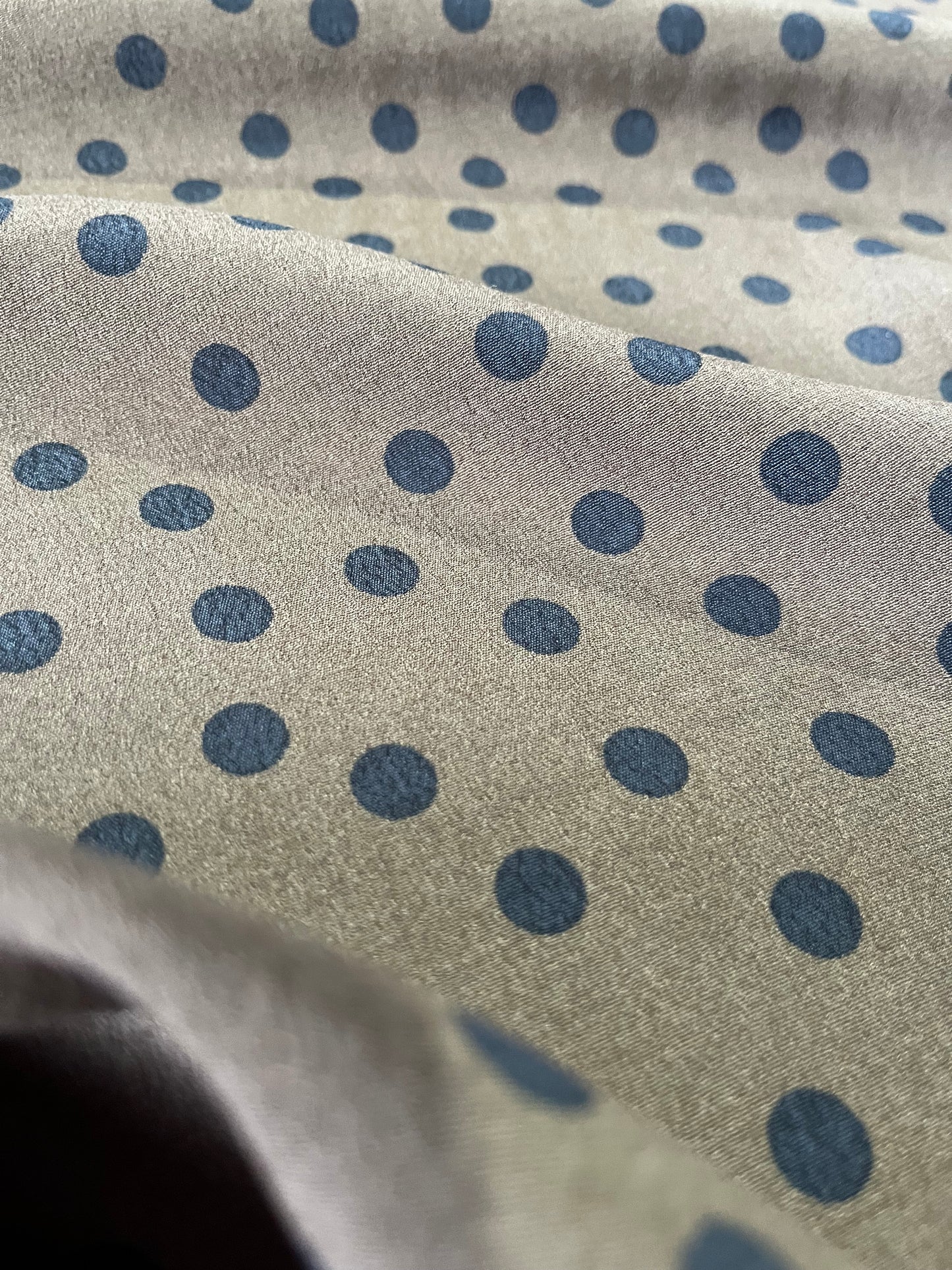 D01 OD 620 crêpe viscose with dots