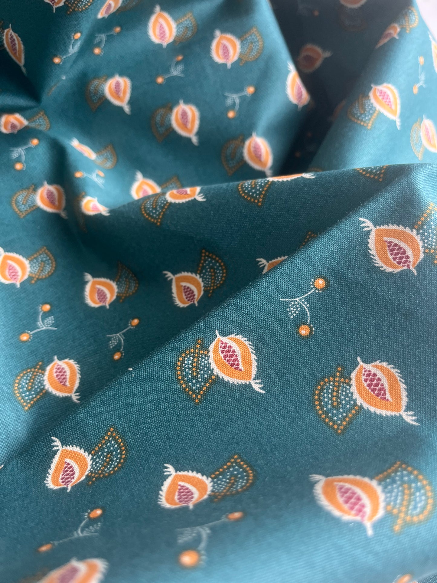 MAHARADJA 007 Indian cotton leaves & berries peacock blue