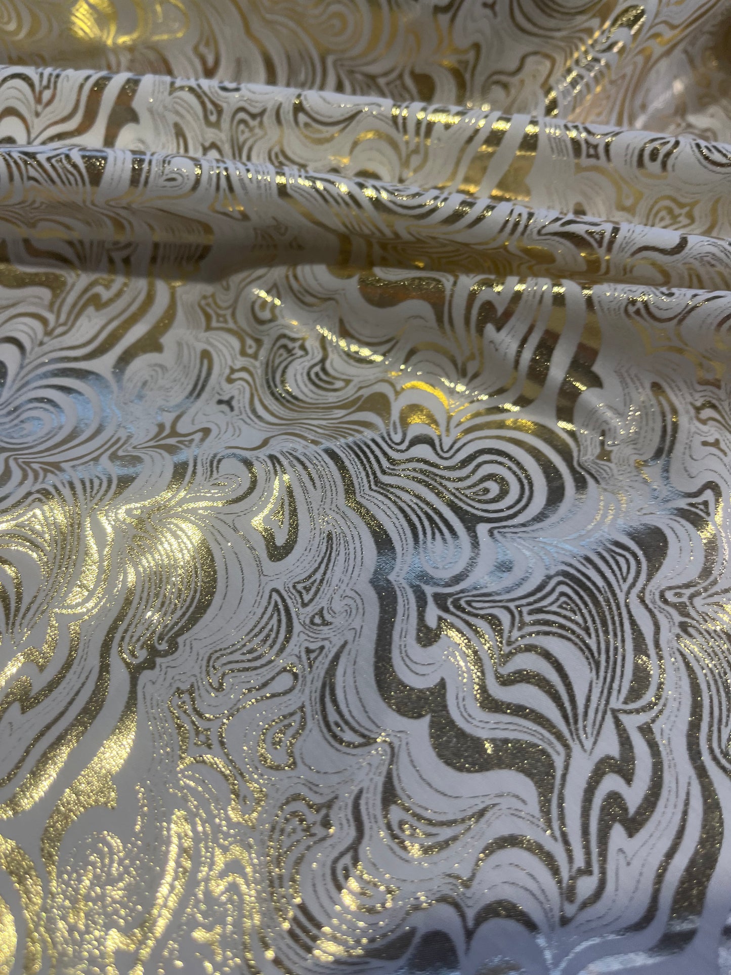 A01 CAN 506 poplin stretch with golden print