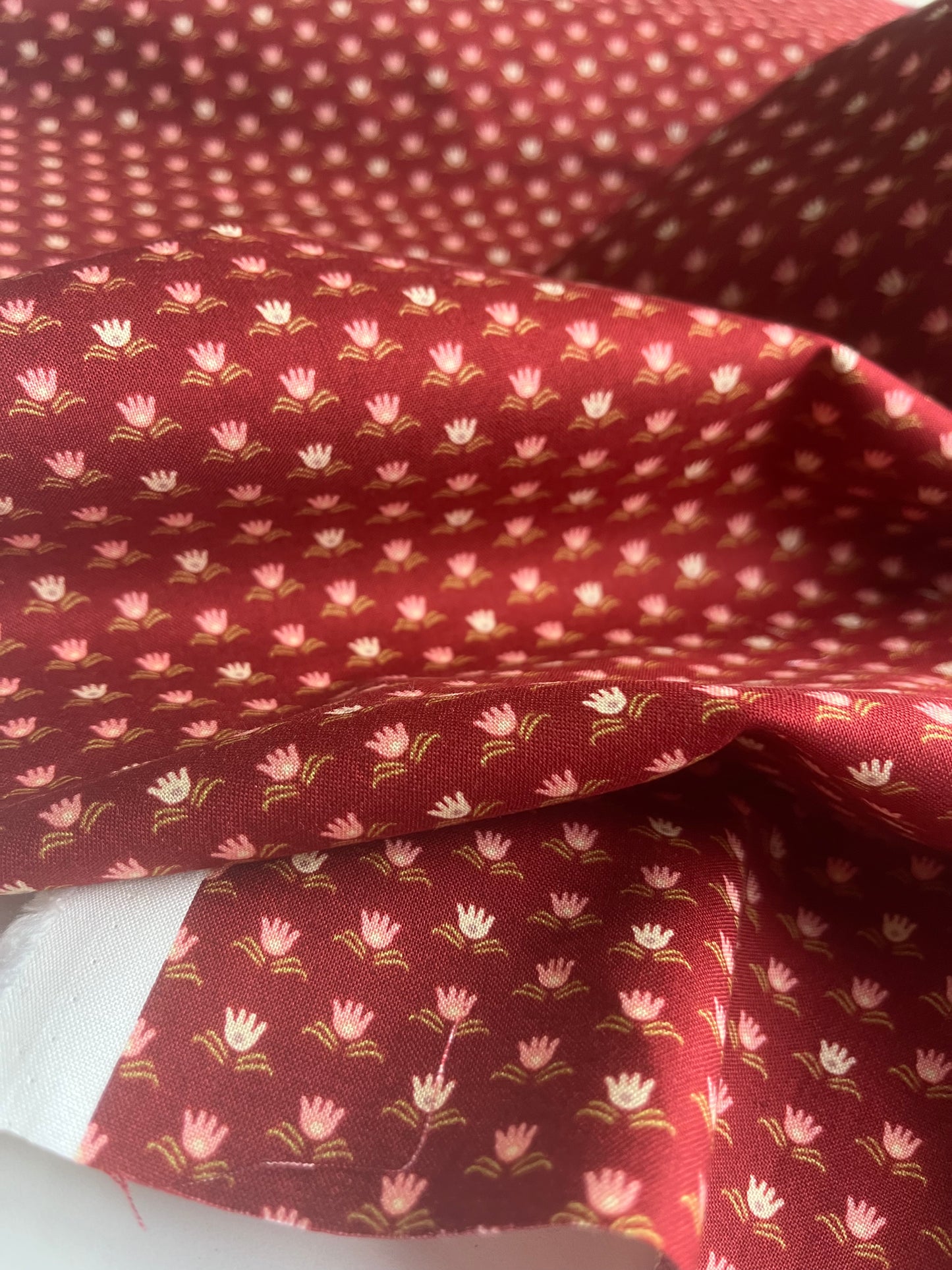 MAHARADJA 014 Indian cotton waterlilies cranberry red