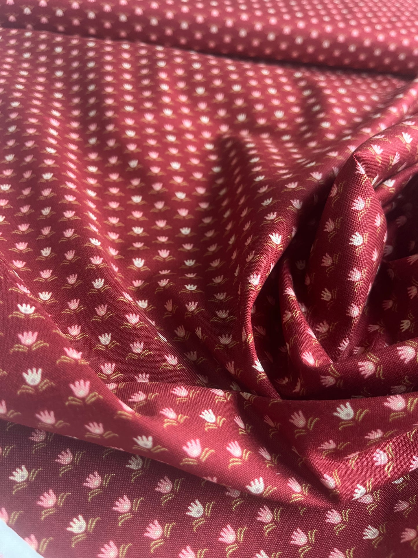 MAHARADJA 014 Indian cotton waterlilies cranberry red