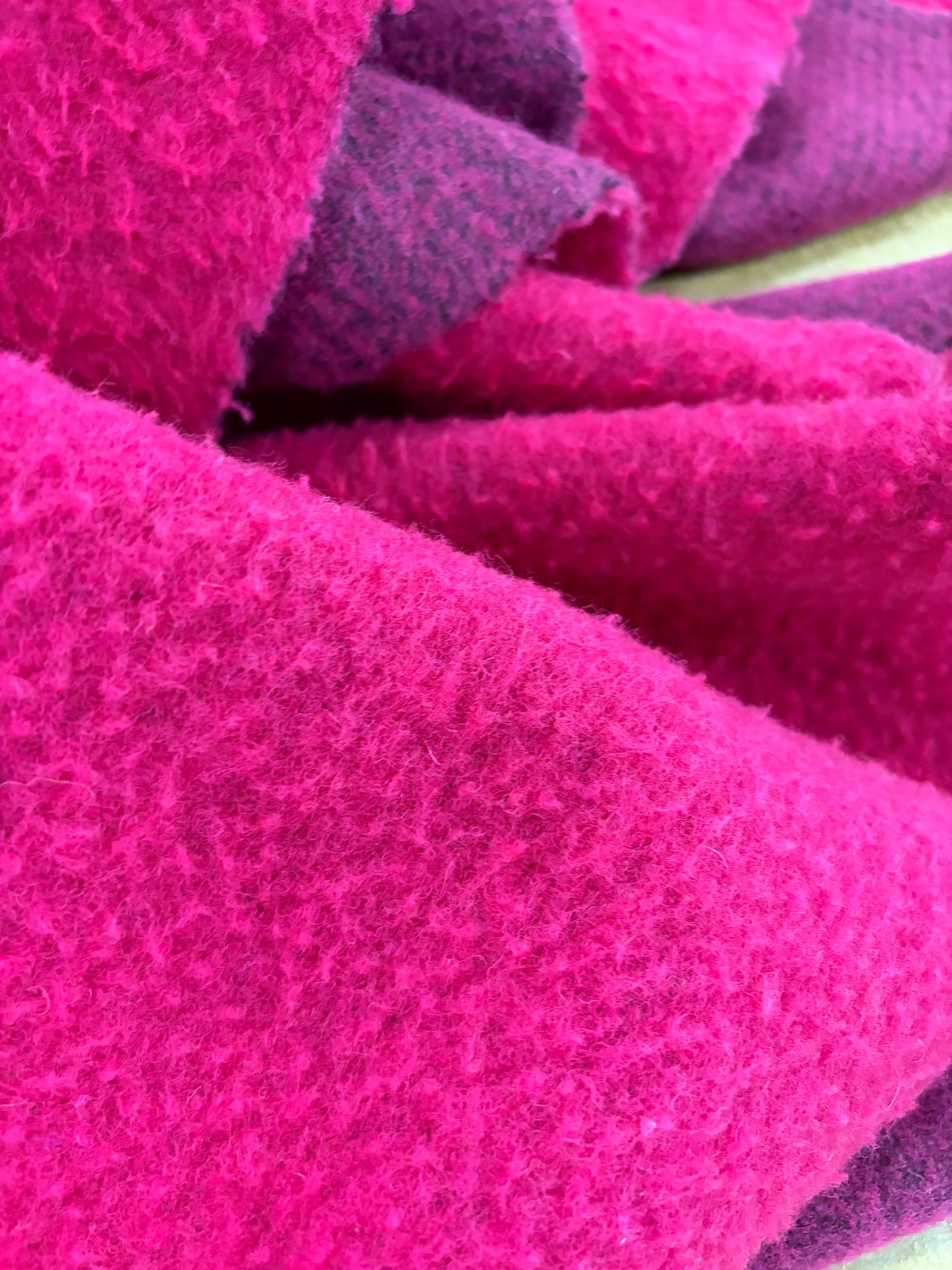 FANNY 011 fuchsia boiled wool vintage look