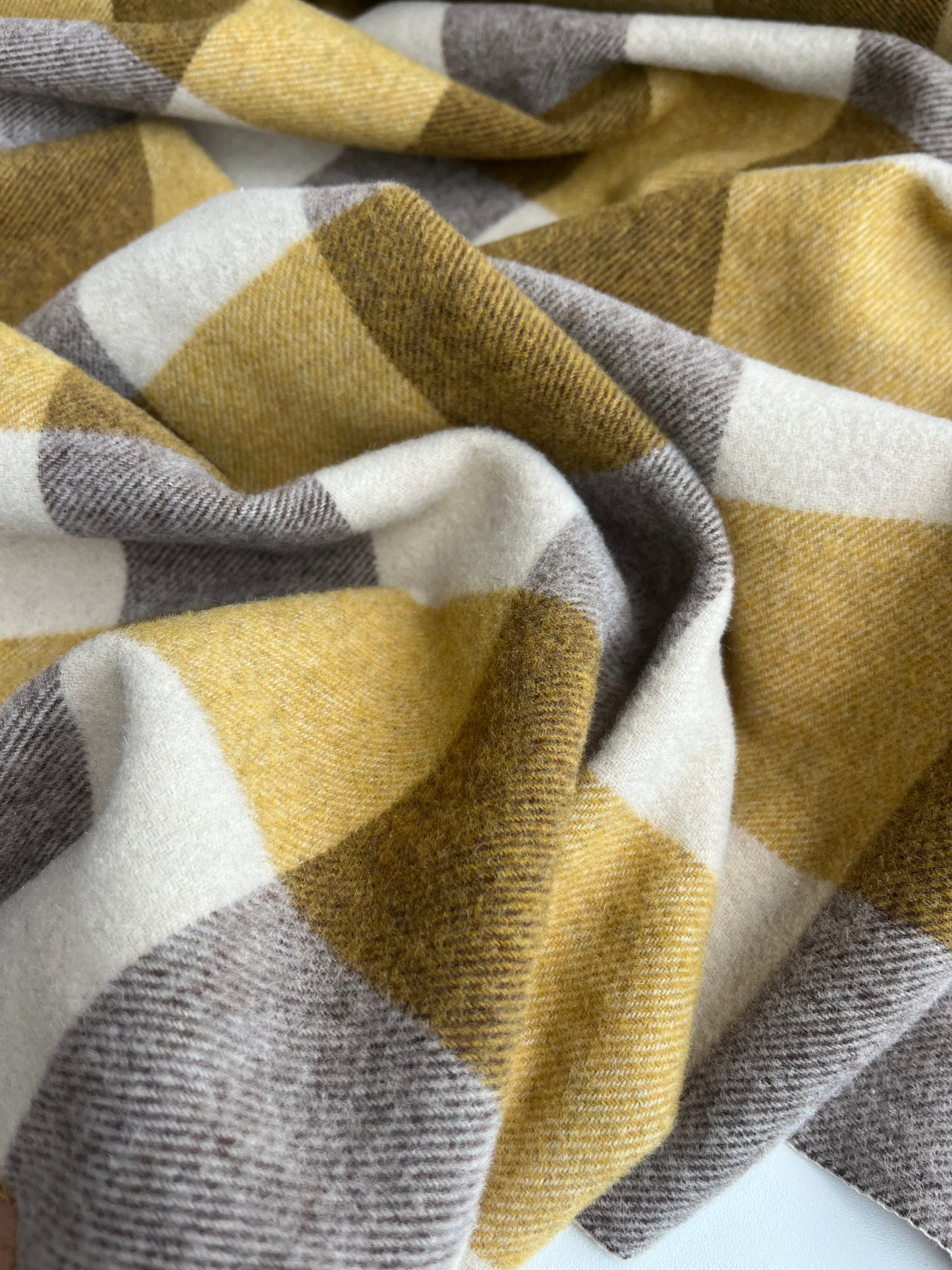 CLAIRE 014 heavy wool check curry/grey/cream