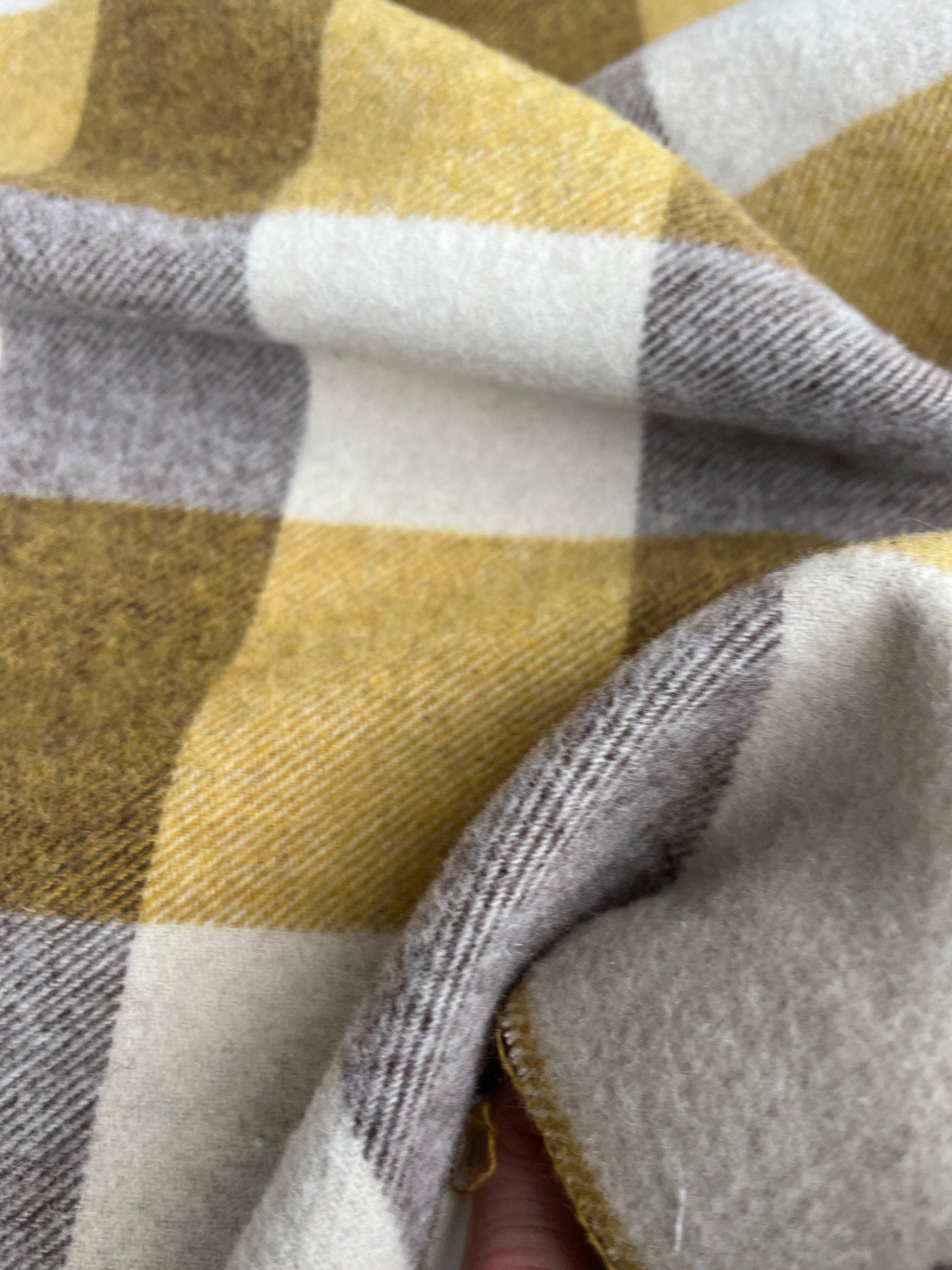 CLAIRE 014 heavy wool check curry/grey/cream