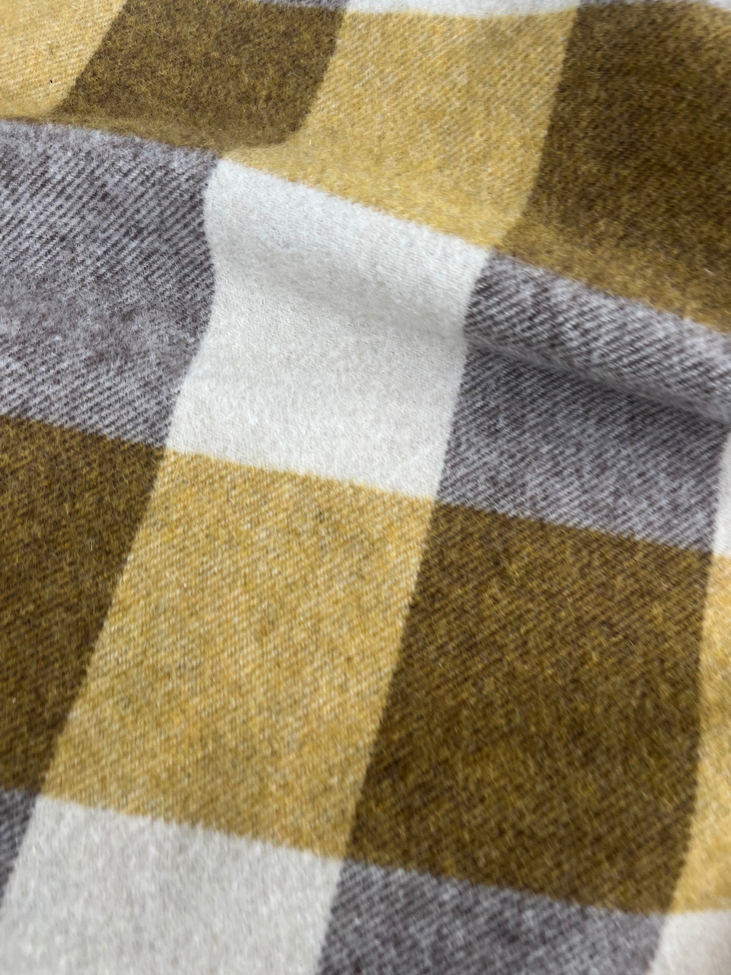 CLAIRE 014 heavy wool check curry/grey/cream