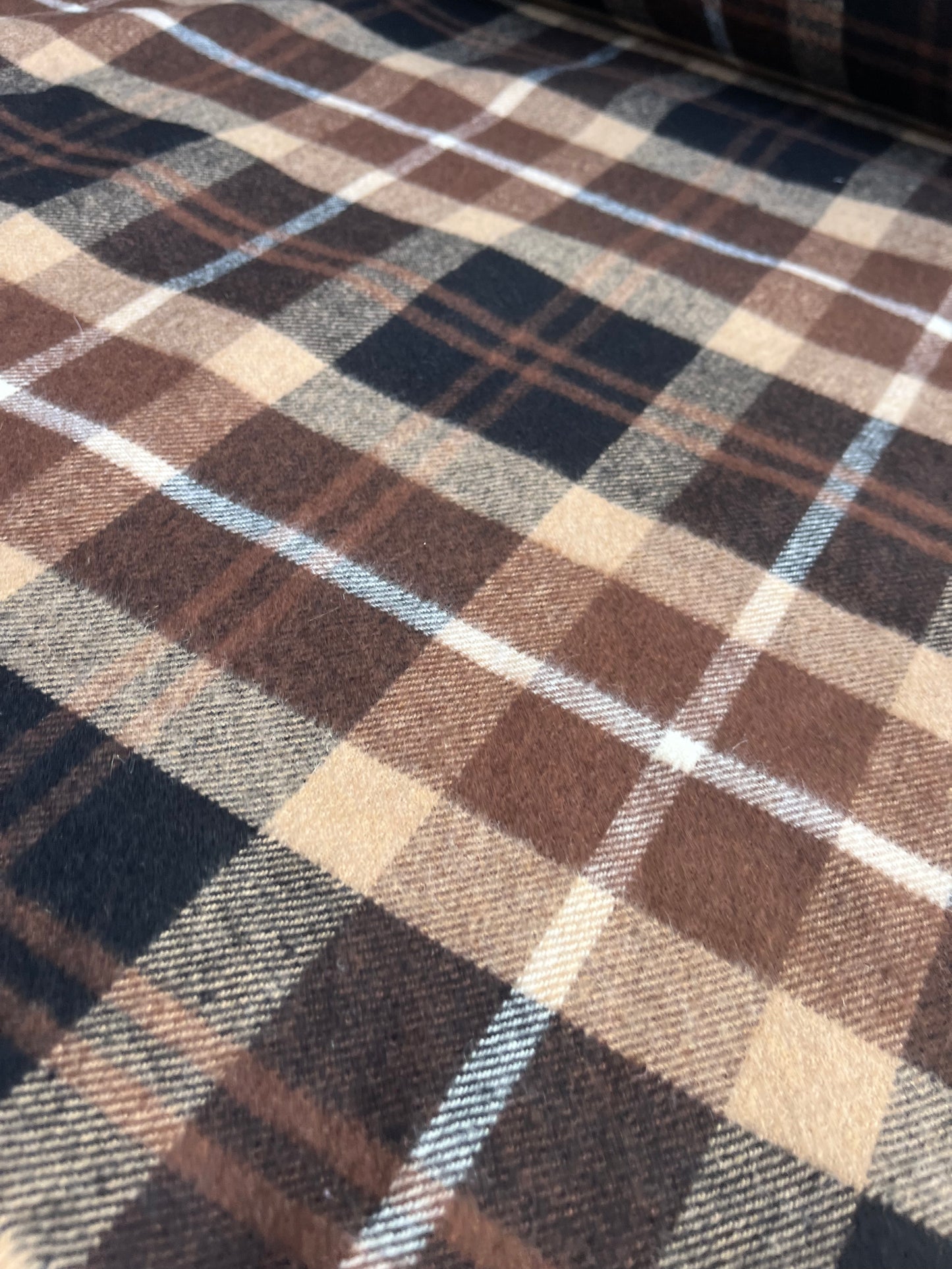 CLAIRE 019 heavy wool checks with fringes