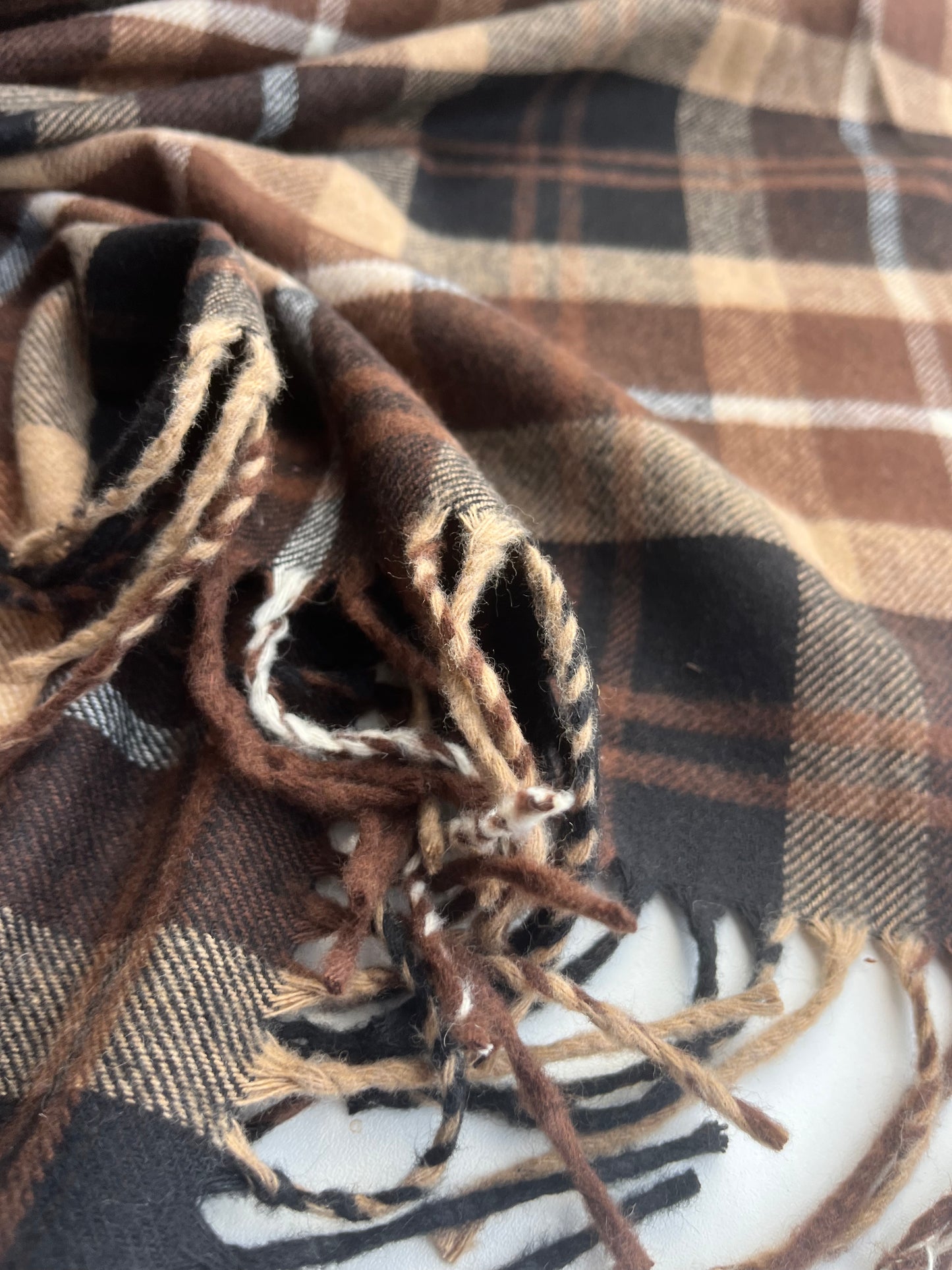 CLAIRE 019 heavy wool checks with fringes