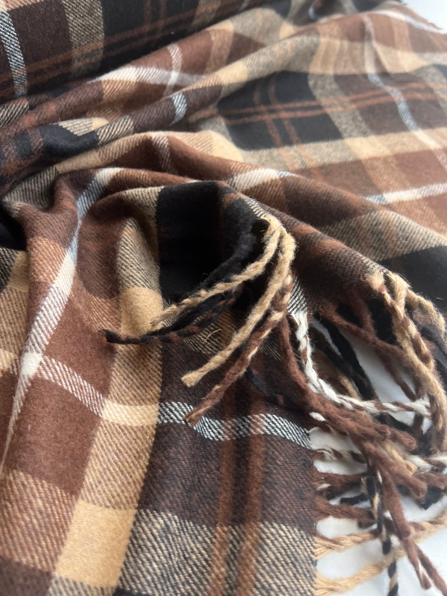 CLAIRE 019 heavy wool checks with fringes