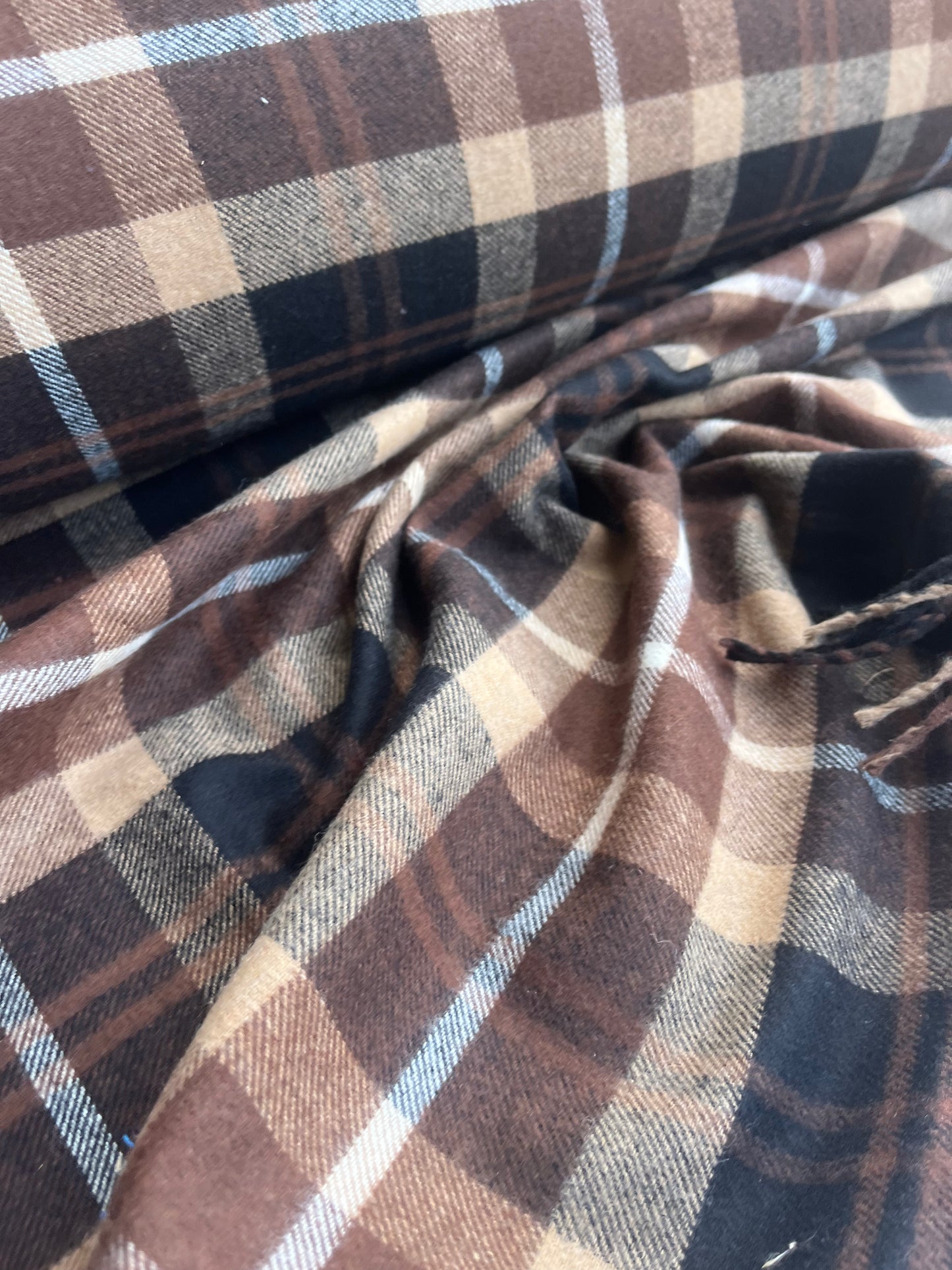 CLAIRE 019 heavy wool checks with fringes