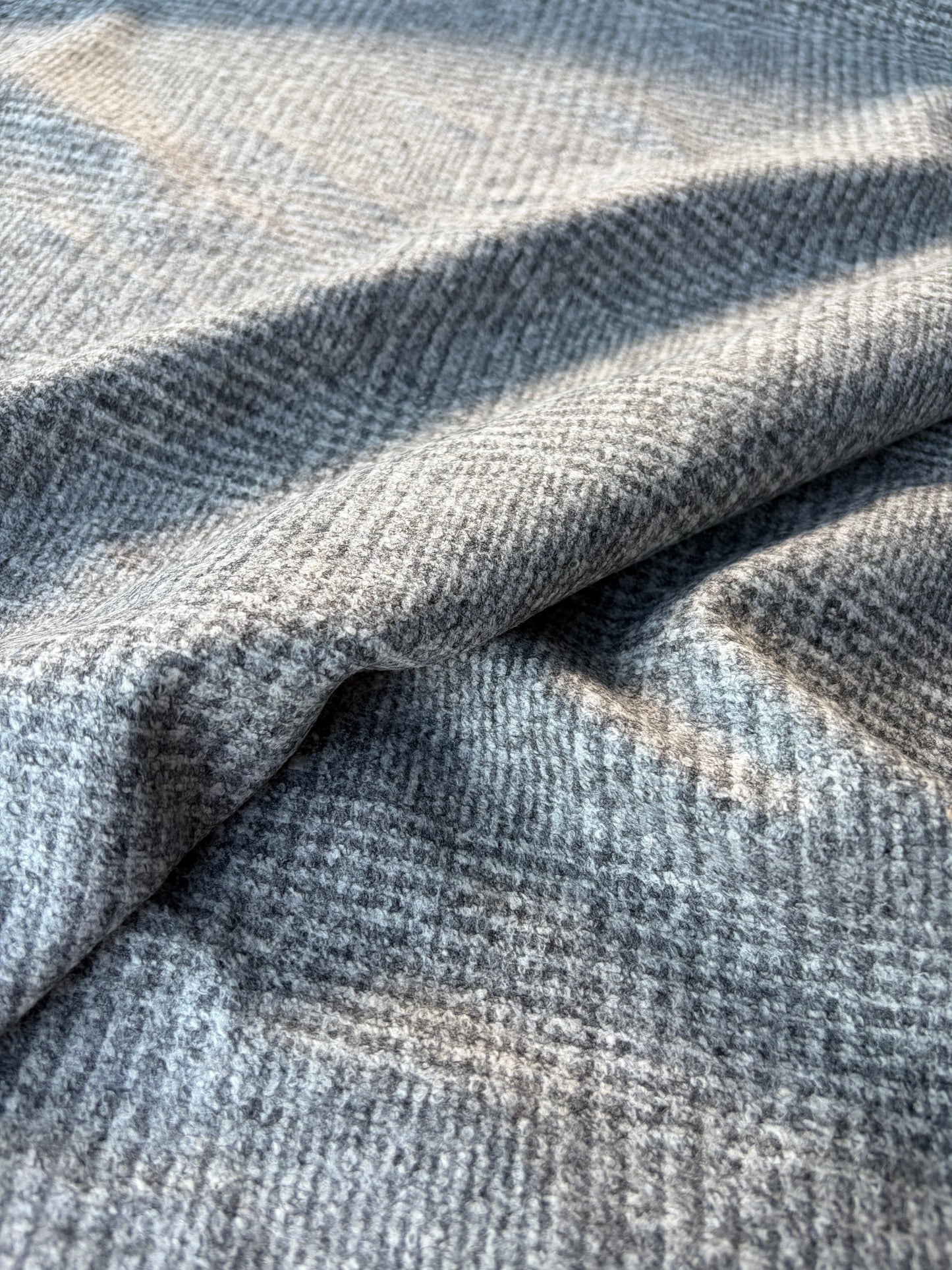 BURNS 035 Prince of Wales grey mélange heavy wool jersey