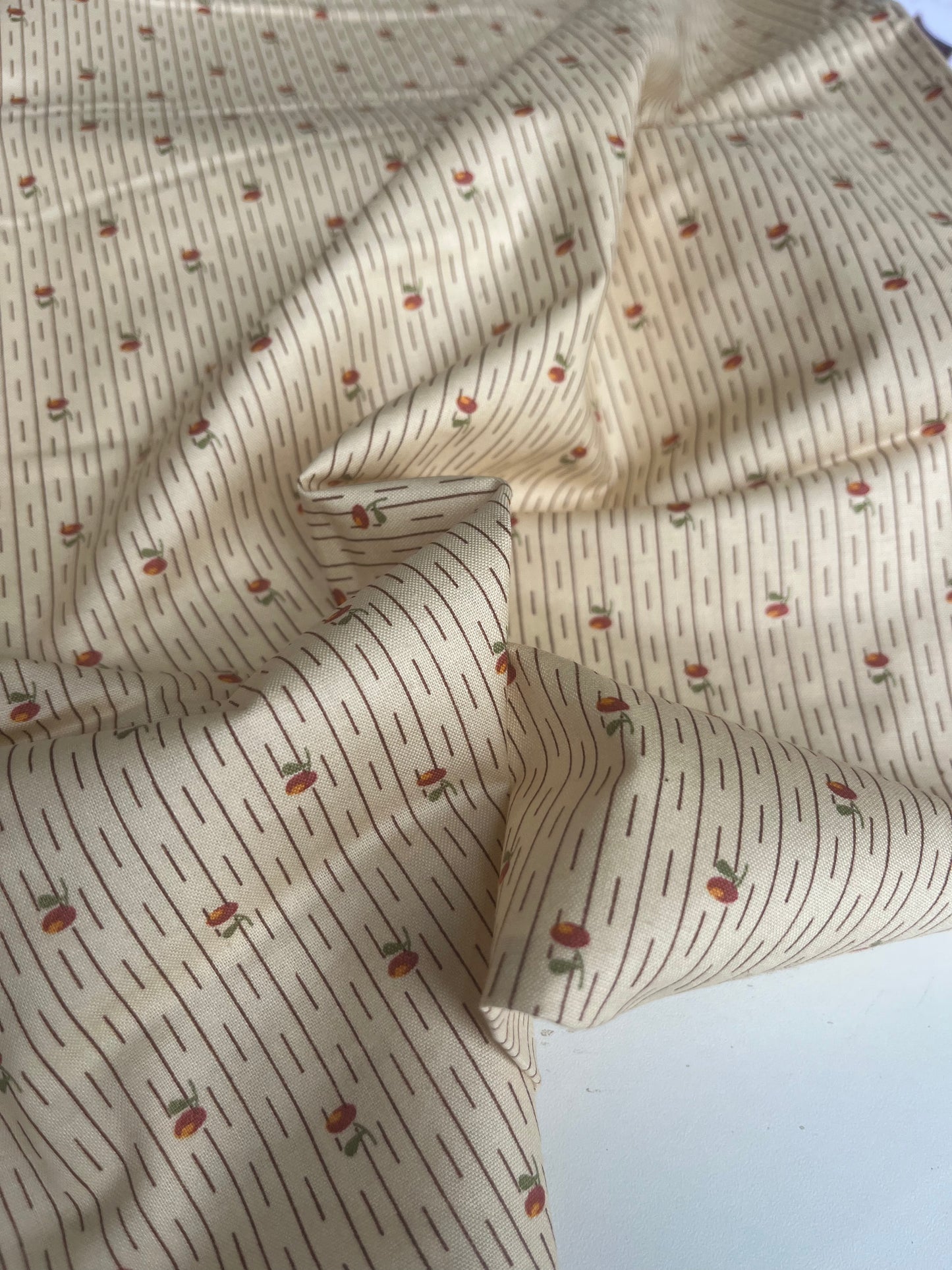 MAHARADJA 032 Indian cotton posies ecru