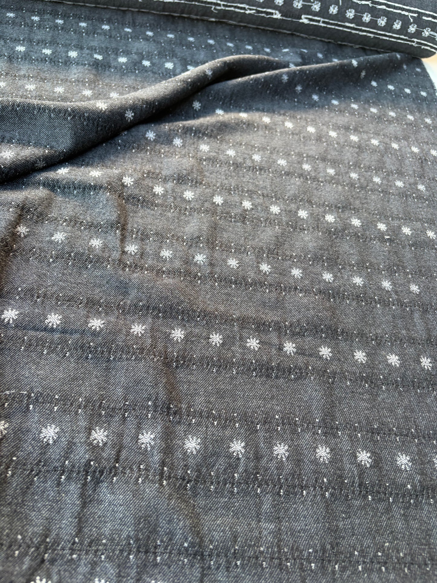 BURNS 039 wool twill with embroidery