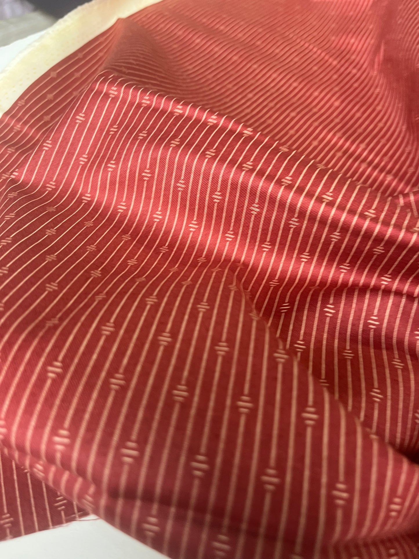 MAHARADJA 035 Indian cotton passage of time ruby red