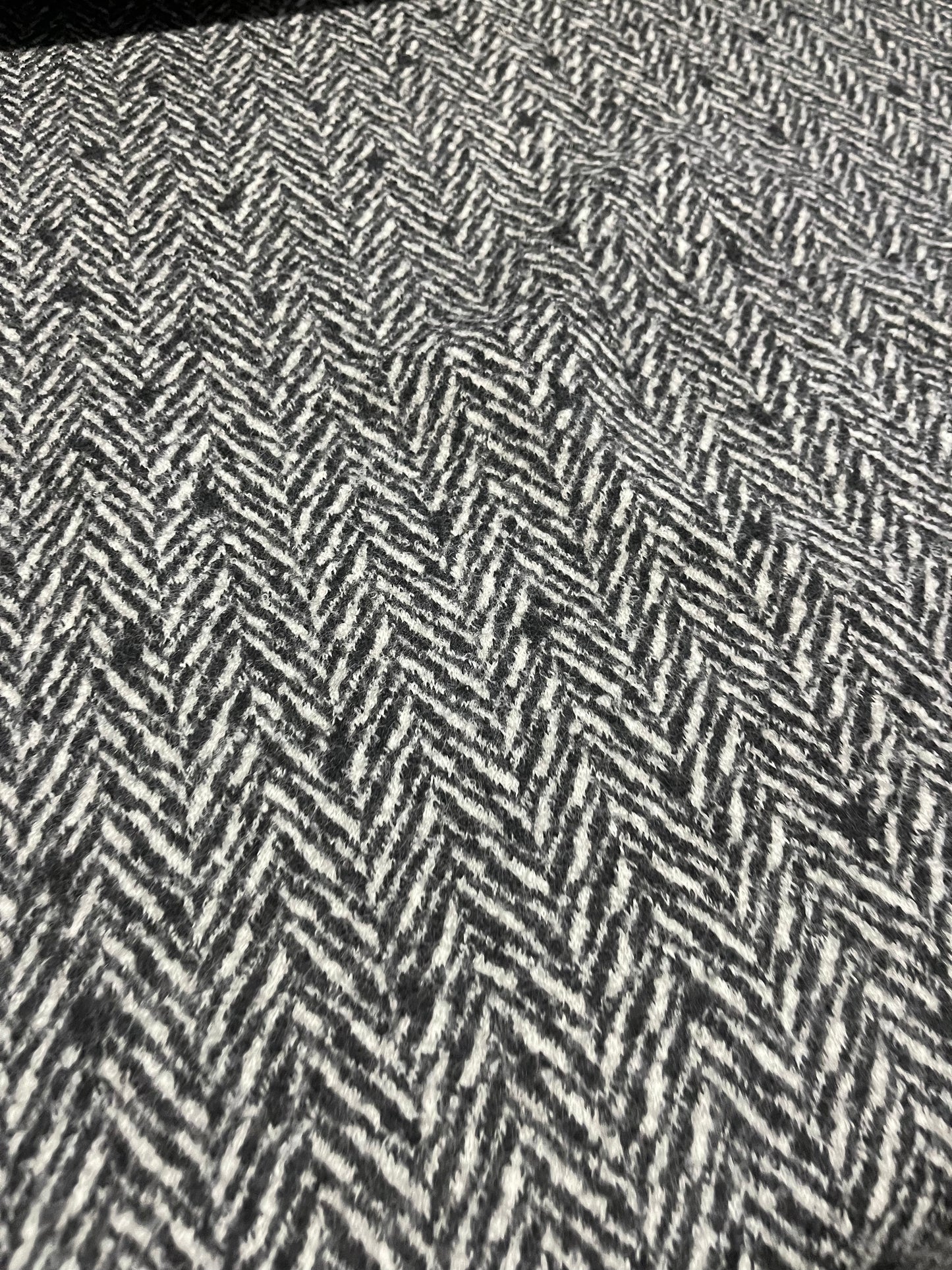 WOOLY 1090 heavy tweed herringbone