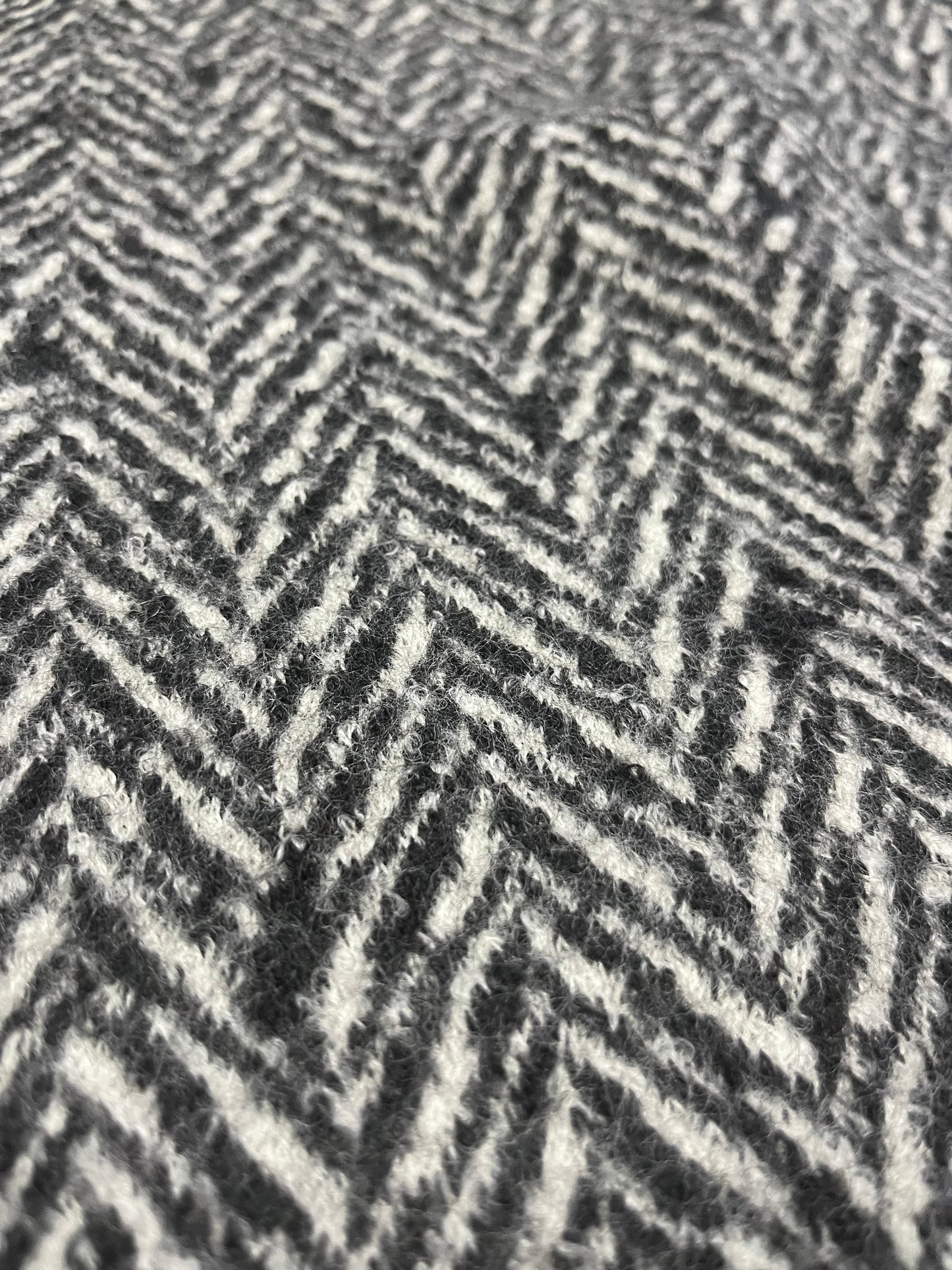 WOOLY 1090 heavy tweed herringbone