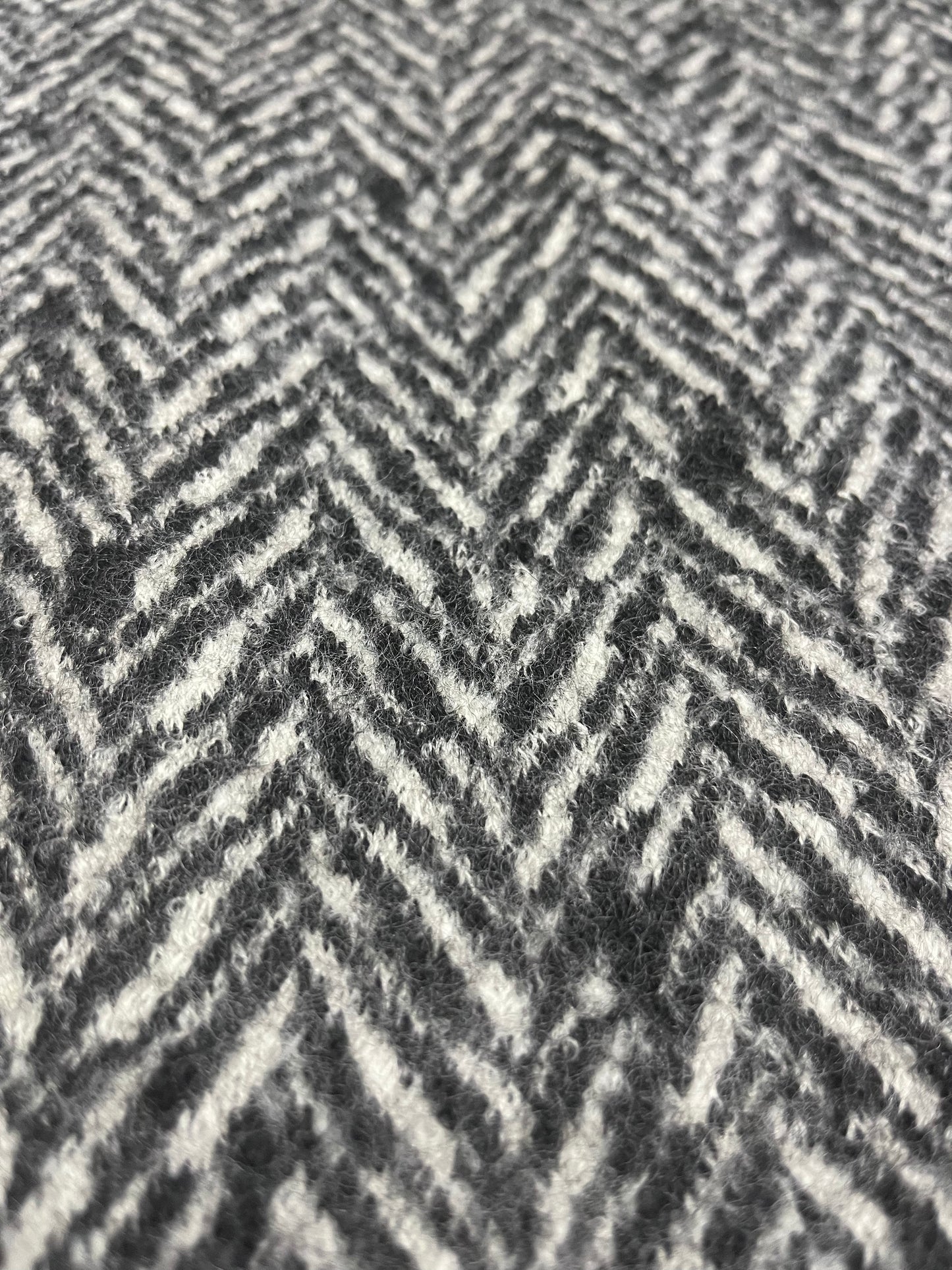 WOOLY 1090 heavy tweed herringbone